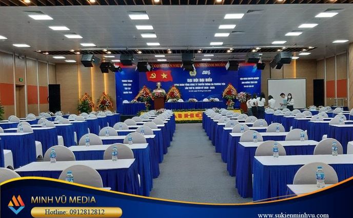 Cho Thuê Bàn Ghế Quận 2 Giá Rẻ, Mẫu Mới Đẹp