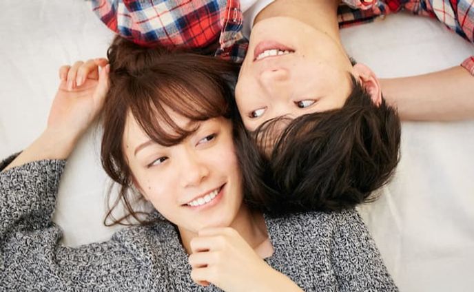 【記事】おうちデートでイチャイチャする方法5つ │付き合う前にイチャつく男性心理や上手な誘い方も解説