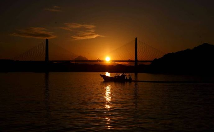 斜陽
#CanonEOS5D#佐賀県#唐津市#呼子町#呼子大橋#風景#夕方#夕日#夕焼け#船#海#オール作品#インスタ編集版#japan#sagaprefecture #karatsucity#yobuko#sunset#landscape#photography