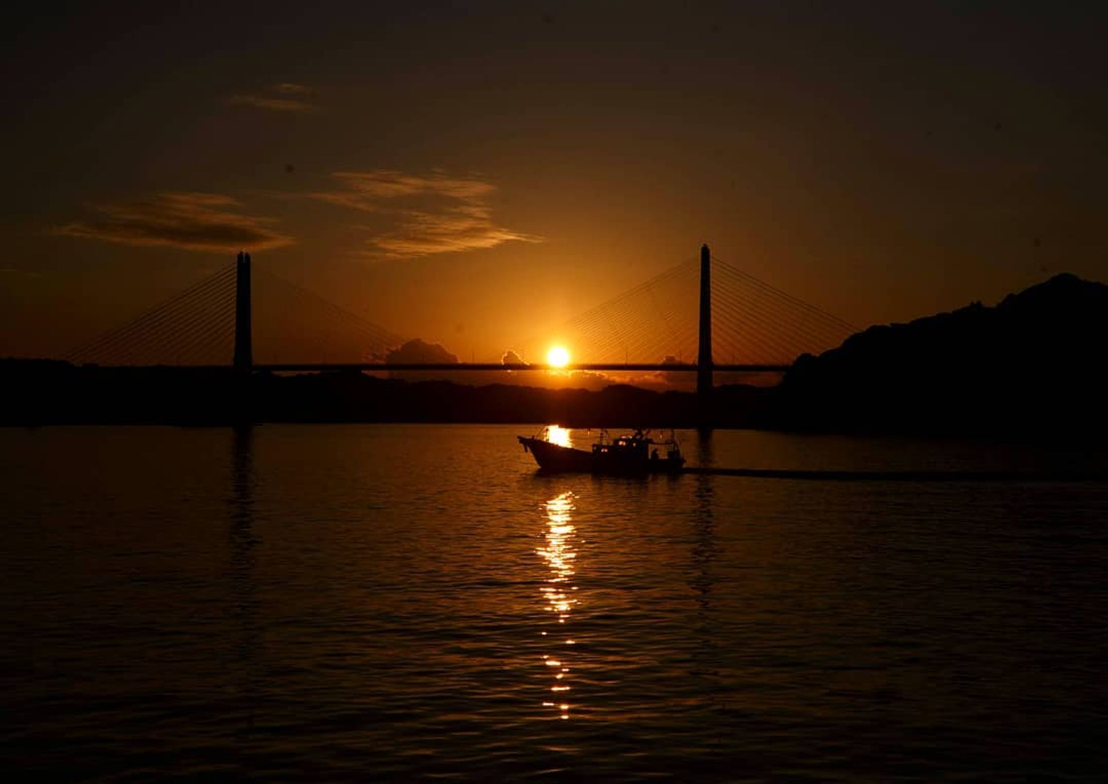 斜陽
#CanonEOS5D#佐賀県#唐津市#呼子町#呼子大橋#風景#夕方#夕日#夕焼け#船#海#オール作品#インスタ編集版#japan#sagaprefecture #karatsucity#yobuko#sunset#landscape#photography-1