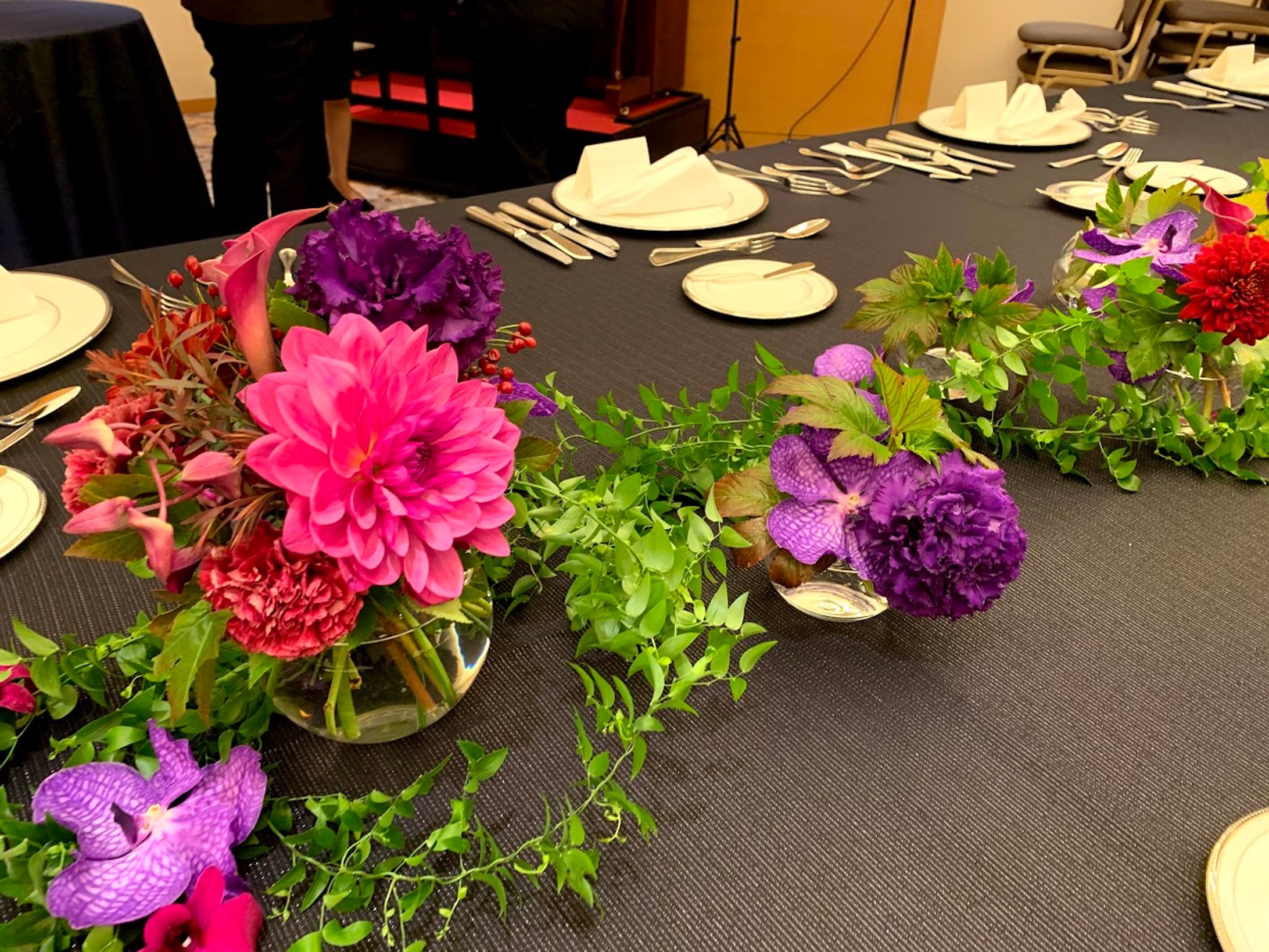 Oval table flower-1