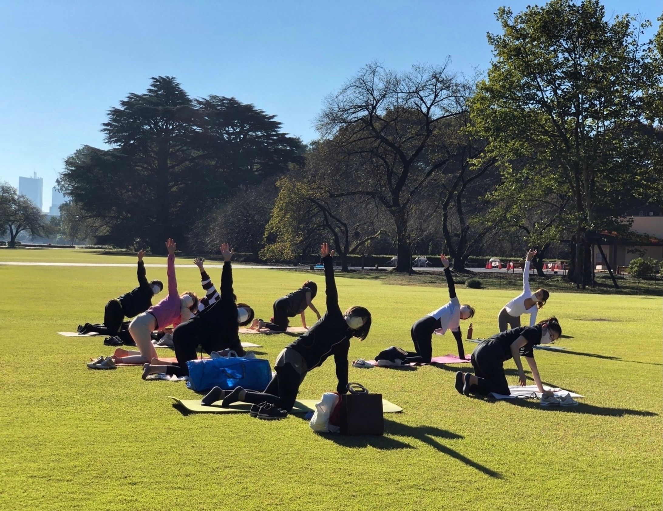 新宿御苑主催イベント　朝ヨガ講師-1