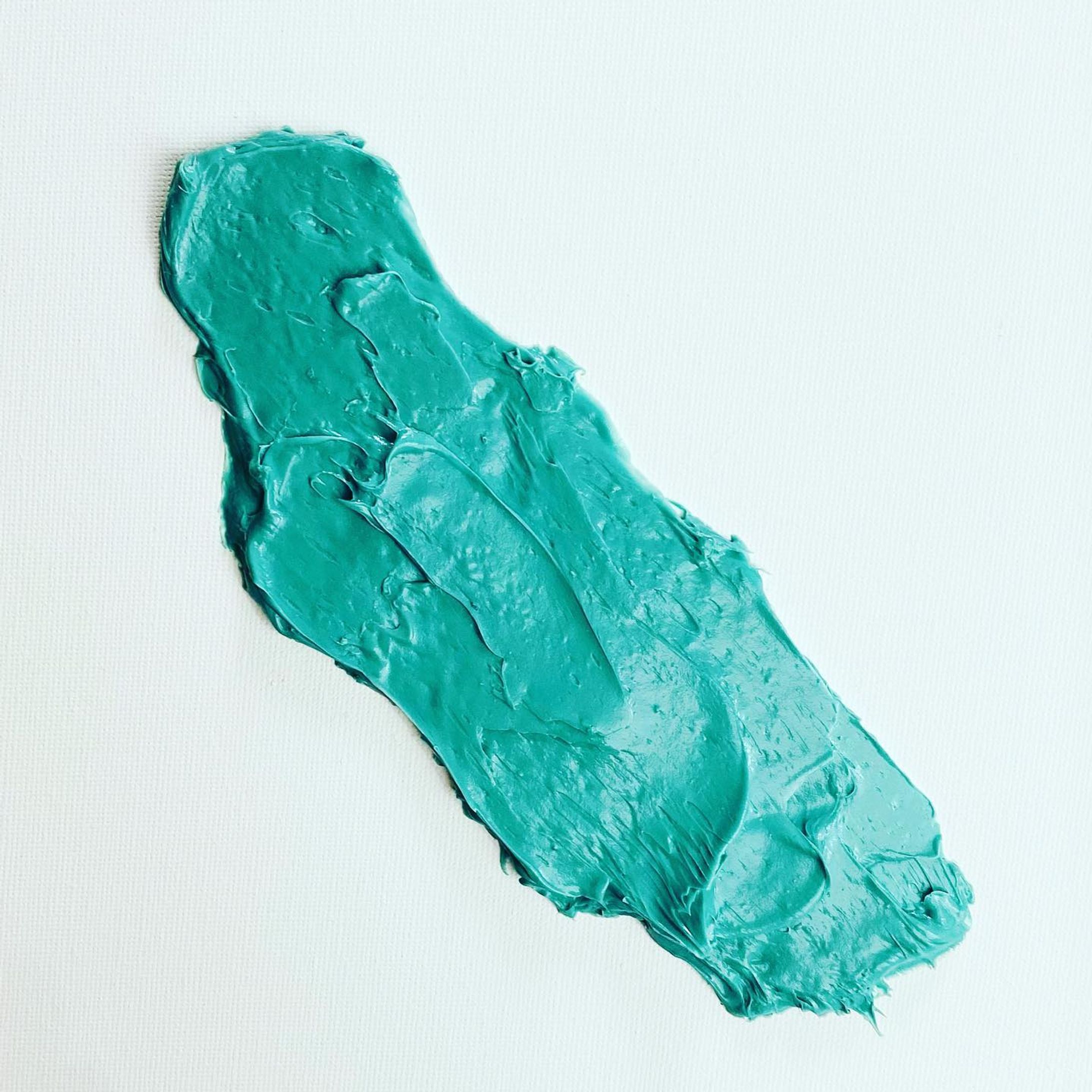 No.012ぶろっぶ
Silicon Painting palm size

#abstractart
#art
#artcurator
#blob
#contemporaryart 
#fineart
#modernart
#texturedart
#アートのある暮らし
#アート好きな人と繋がりたい
#コンテンポラリーアート
#シリコン
#ぶろっぶ
#モダンアート
#モダンインテリア
#現代アート
#現代美術

私は、パレットに残る絵の具の塊に心を惹かれます。
それぞれの絵の具の塊からは、情熱的な創作の名残りが感じられるからです。
しかし、残念ながらそれらの塊は「汚れ」として捨てられてしまいます。

私は違います。私はその絵の具の塊を美しく飾りたいのです。
彼らが持つ独特の魅力と柔らかさを保ちながら、世界に誇示したいのです。

そんな思いから、「ぶろっぶ」シリーズが生まれました。
このシリーズは、捨てられてしまう運命にある絵の具の塊に再生の場を与えるために作られました。

私の作品を通じて、絵の具の塊が持つ独特の魅力と価値を再評価していただければ幸いです。-1