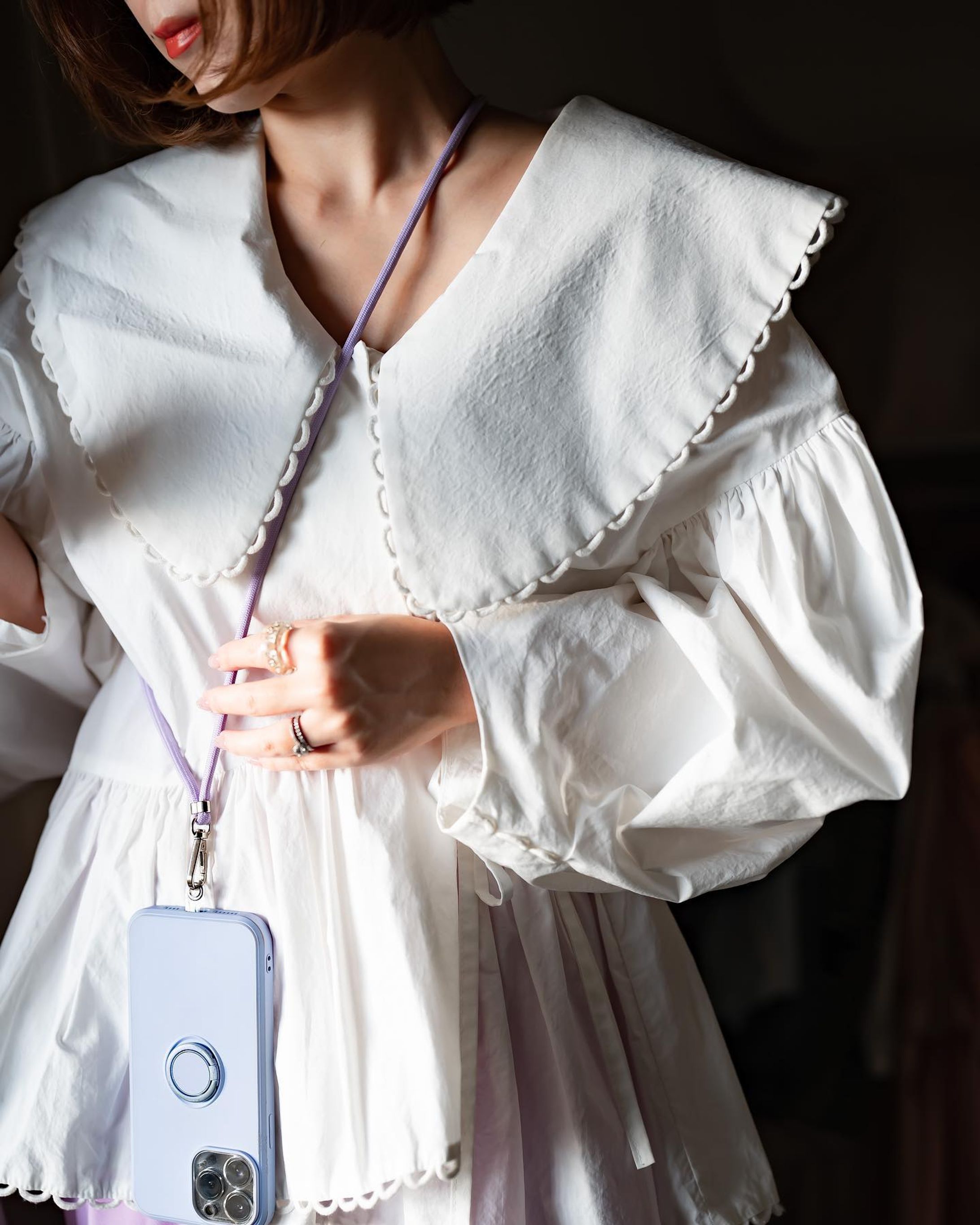 【両手フリーにしたいママにおすすめ】

簡単に着脱できるスマホストラップ❤︎
ケースをあまり選ばず使えてかわいくて便利🥹

付け方は動画を参考にしてみてね𓂃

カラーが私のスマホケースにピッタリだった❤︎しかもめちゃくちゃお安い😌

もちろんつけたまま充電もできますよ❤︎
(動画中も登場してますが私は @motteru_enjoy の充電ケーブルをさしてます)

スマホはiPhone13 pro maxです。

簡単に両手フリーになるので是非お試しあれ𓂃❤︎

PR @ihr_official.jp
#株式会社iHR #スマホショルダー #スマホストラップ #MIKO #iphoneストラップ #ショルダーストラップ #スマホアイテム #携帯ストラップ #ガジェット-1