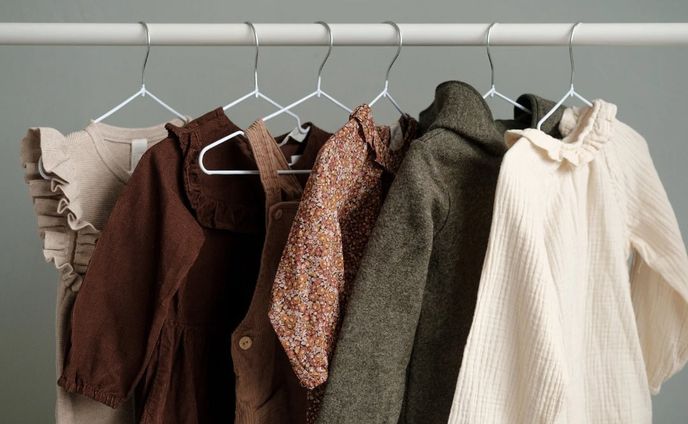 ECサイト向け
KIDS服新作入荷

冬っぽくそして服のイメージに合わせて暗めの色をメインにシンプルに作ってみました🤩

初心者🔰なのでGOした方がいいよなどアドバイスあればお願いします🥰

 #ウェブデザイナー #webデザイナー  #ウェブデザイナーになりたい  #webデザイナー勉強中 #駆け出しwebデザイナーと繋がりたい  #駆け出しwebデザイナー  #練習中  #初心者  #デザイン  #ecサイト  #アドバイスください  #シンプルデザイン