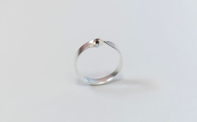 Mobius ring
