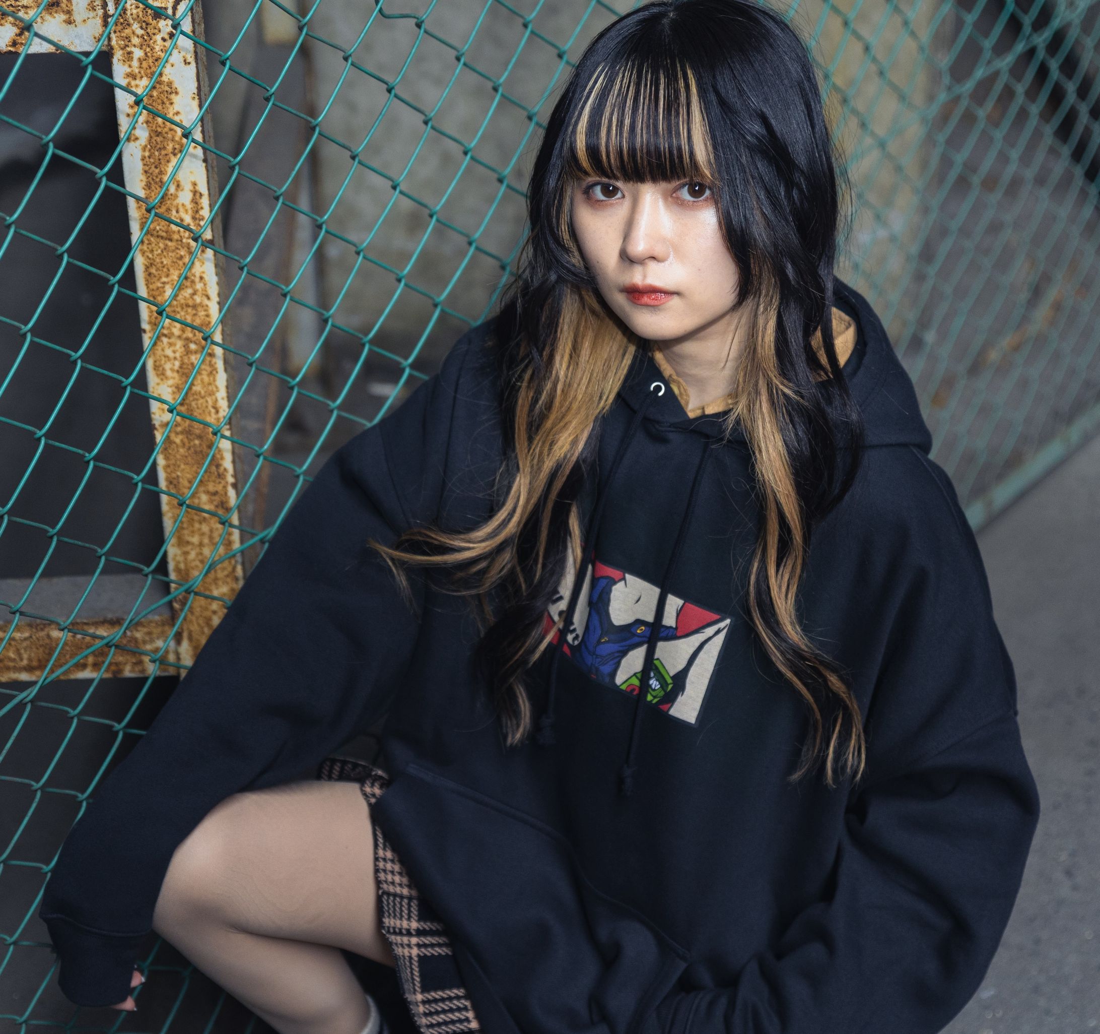 【apparel】ホットパンツは見える派と見えない派いるよねHoodie-1