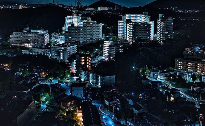 静かな夜の街

ーーーーーーーーーーーー

ご覧頂きありがとうございます
気軽にフォローして貰えると嬉しいです！

Thank you for watching.
If you like it, please follow me.

▷ @takumapictures 

ーーーーーーーーーーーーーー

LOCATION：KOBE
CAMERA ：SONY a7Ⅳ
LENS：SONY FE24mm F1.4GM
FE：24mm
ISO：50
F値：F3.5
SS：10s

撮影のご依頼はお気軽にDMで😊

#takumapictures 
#タクマピクチャーズ 
#夜景 
#夜景スポット 
#夜景スポット 
#ジブリの世界 
#風景写真 
#写真好きな人と繋がりたい 
#カメラ好きな人と繋がりたい 
#アニメのワンシーンのように 
#カメラ男子 
#カメラ女子 
#写真で伝えたい私の世界 
#ファインダー越しの私の世界 
#ファインダー越しの世界 

#landscape #landscapephotography #japan #japantravel #sel24f14gm gm #sonyfe24mmf14gm gm #alpha_newgeneration