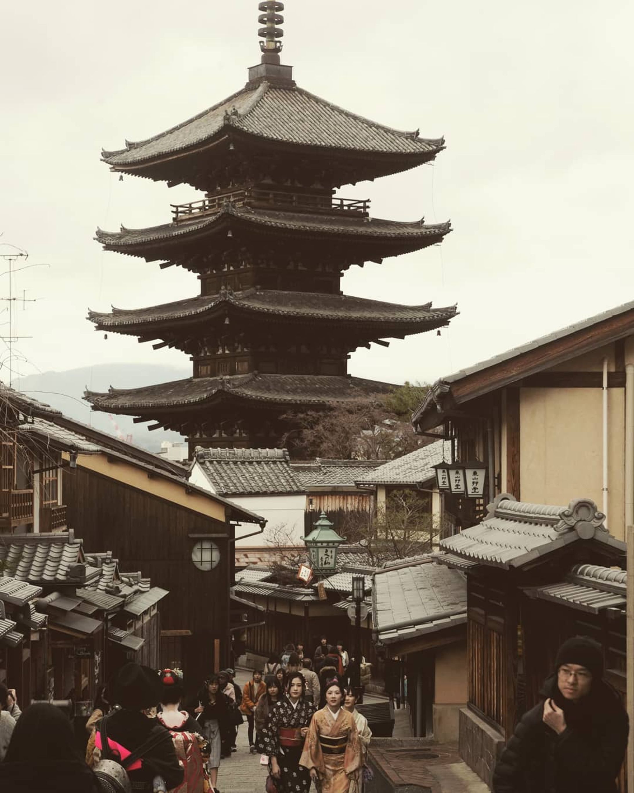 京の町
#CanonEOS5D#京都府#京都市#東山区#法観寺五重塔#八坂の塔#産寧坂#二年坂#風景#舞妓さん#和#京都旅行#Kyoto#hokanjitemple#yasakapagoda#photography-1