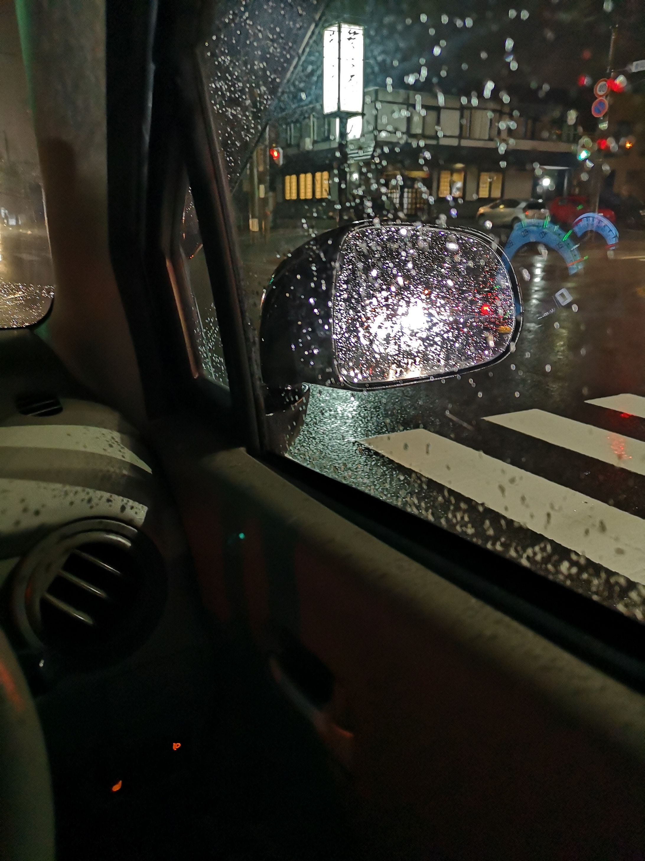 夜のカーミラー-1