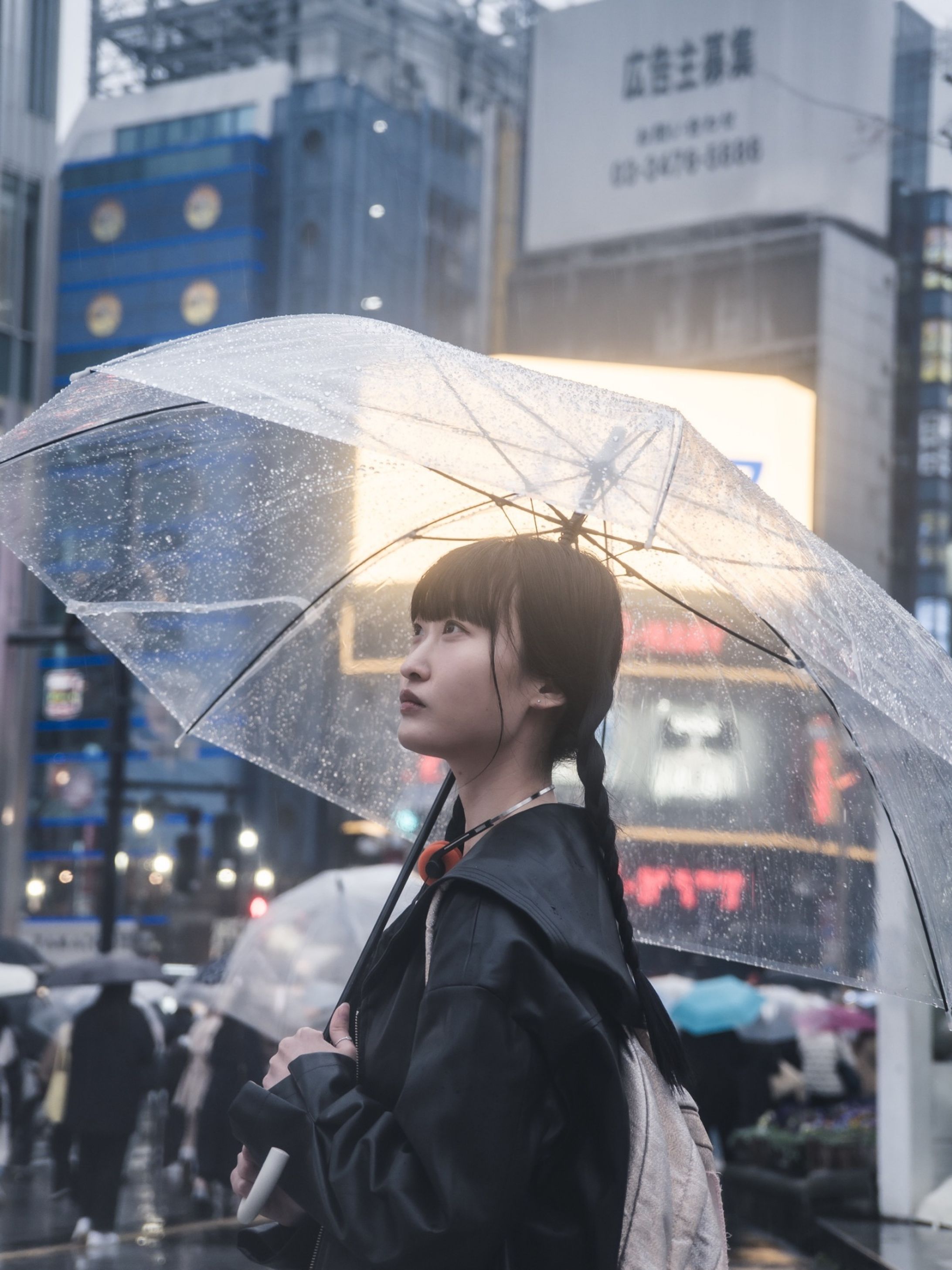 Electric Blue : Tokyo Modern Noir-1