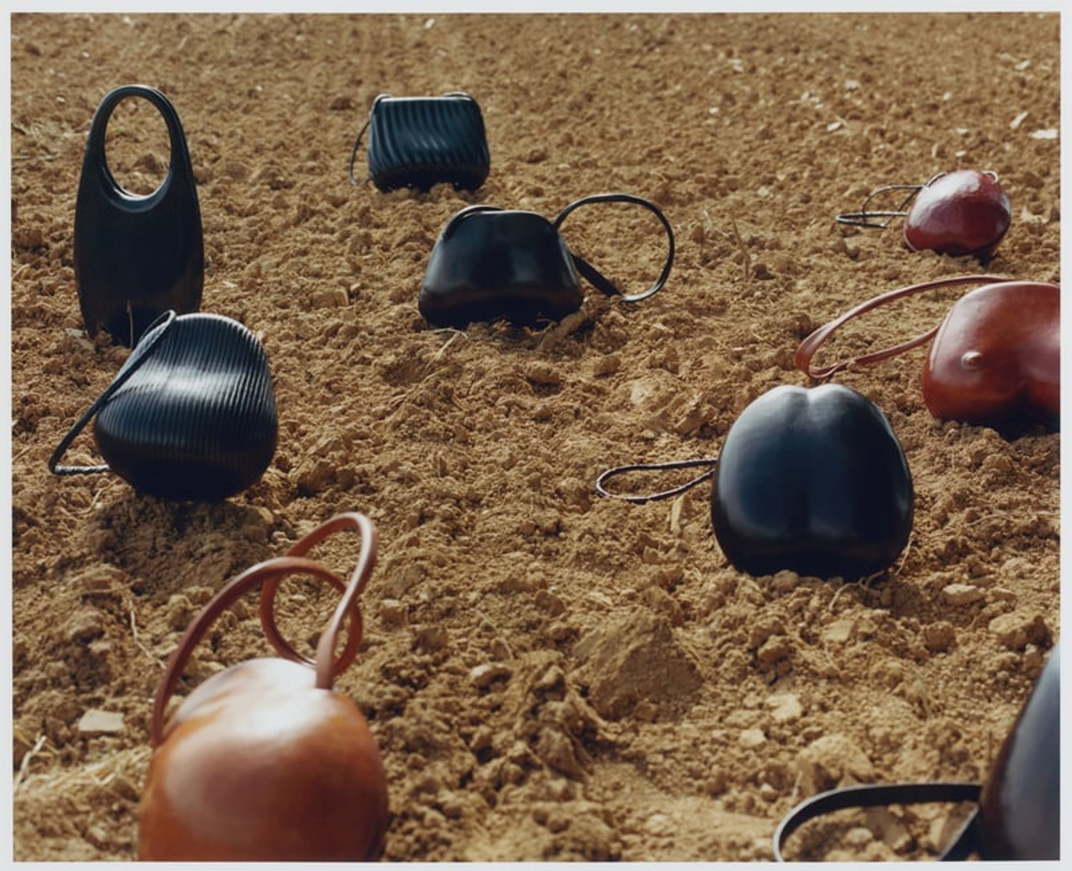 ルメールの“彫刻バッグ”　長年の協業アーティストの作品展を恵比寿で開催-1