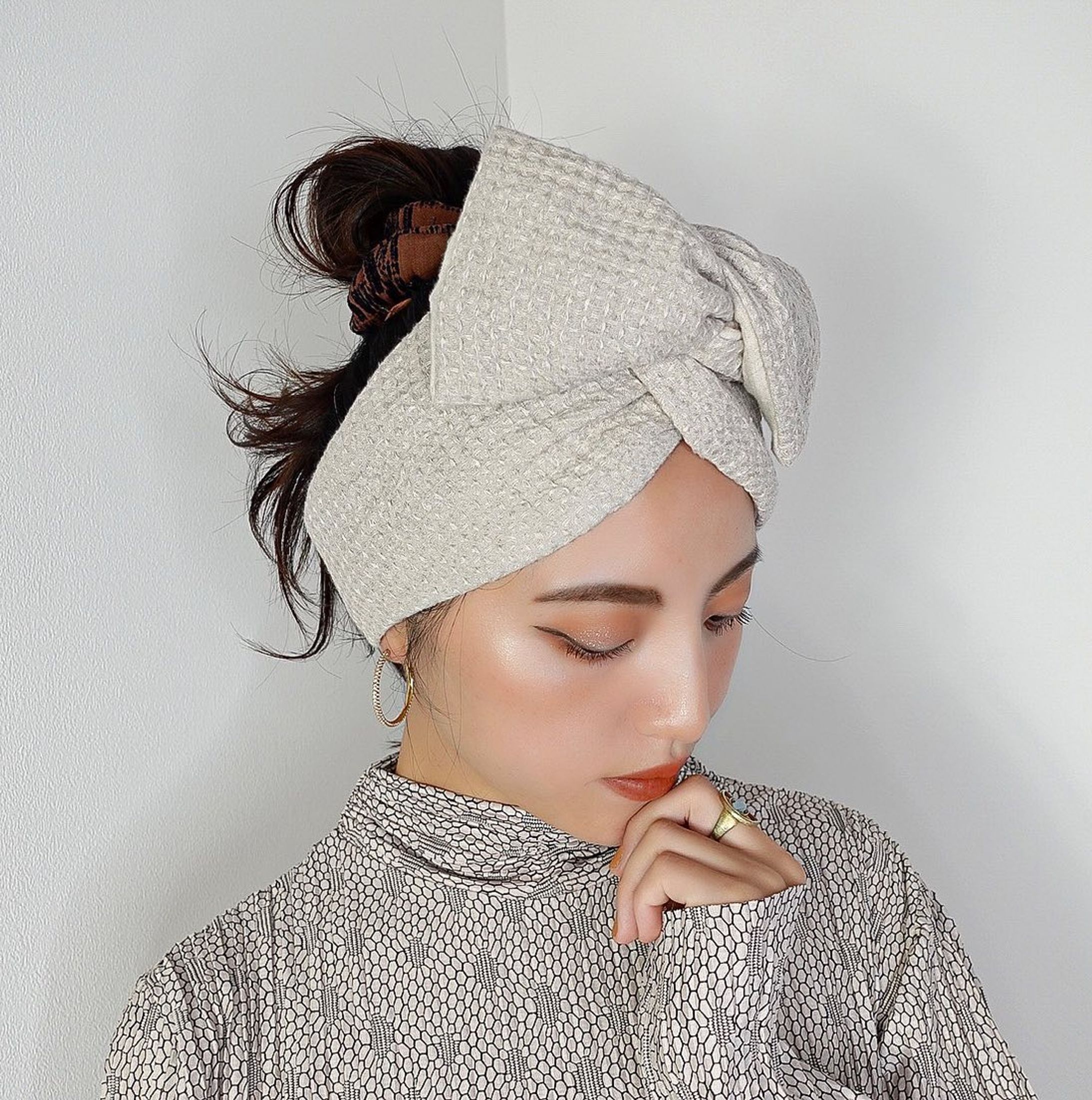 人気の𝘸𝘢𝘧𝘧𝘭𝘦 𝘭𝘪𝘯𝘦𝘯🦋

✦ ✦ ✦ ✦ ✦ ✦ ✦ ✦ ✦ ✦ ✦ ✦ ✦ ✦ 
#キュッパ #着せ替えターバン  #ヨガ#ターバンアレンジ #ターバン #ターバンヘア #ターバンコーデ #ヘアアレンジ #ヘアアクセサリー #ヘアアクセ #ヘアバンド#海 #湘南スタイル  #茅ヶ崎 #ヘアケアグッズ #時短ヘアアレンジ #ワイヤーターバン #ミニマルライフ#creema#minne#時短おしゃれ#大人の身だしなみ#ナイトキャップ#リネンターバン #時短#コスパ#ヘアケア #shonan#shonanlife#shonan_time-1