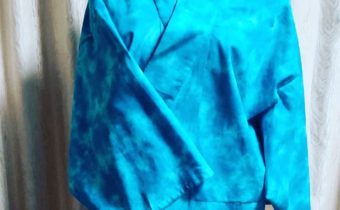 ポケット付き着物👘
Lu-faオリジナルのデザインで仕立ててもらいました！
洗濯機で洗える綿100%
ポケットが付いてる着物
対丈だから着付けの手間が無い
袂をショートにして機能性アップ

今回はマリンブルー🐬

新しい着物体験しませんか？
オーダーご相談ください✨

#kimono 
#original 
#着物
#ポケット付き
#普段着物 
#るーふぁ