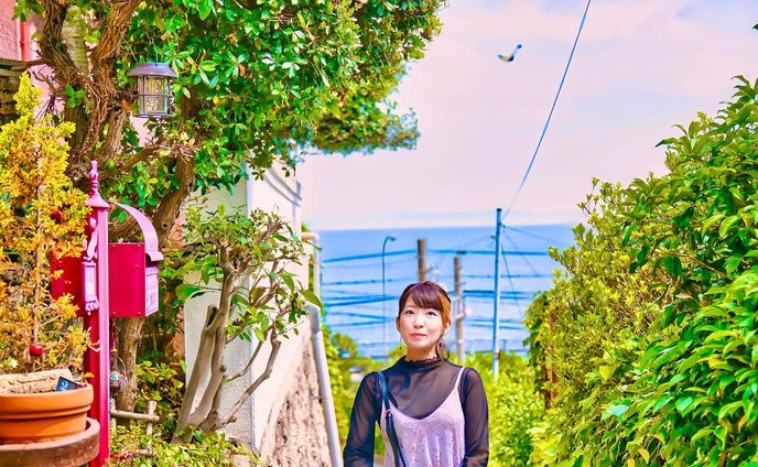 青空の下で海の見える風景
最高のロケーションでのRirinさんのポートレート撮影

モデル：Ririnさん

撮影のご依頼はDMでお願いします🙇🏻‍♂️

ーーーーーーーーーーーー

ご覧頂きありがとうございます
気軽にフォローして貰えると嬉しいです！

Thank you for watching.
If you like it, please follow me.

▷ @takumapictures 

ーーーーーーーーーーーーーー

MODEL：Ririnさん
LOCATION：塩屋町
CAMERA ：SONY a7Ⅳ
LENS：SONY FE24-70mm F2.8GM
FE：45mm
ISO：100
F値：F2.8
SS：1/1250

#takumapictures 
#タクマピクチャーズ 
#ポートレート 
#ポートレート女子 
#ポートレートモデル募集 
#ポートレートモデル 
#sonya7iv 
#風景写真 
#写真好きな人と繋がりたい 
#カメラ好きな人と繋がりたい 
#カメラ垢フォロバします 
#写真垢フォロバします 
#アニメのワンシーンのように 
#カメラ男子 
#カメラ女子 
#写真で伝えたい私の世界 
#ファインダー越しの私の世界 
#ファインダー越しの世界 
#キリトリセカイ 
#神戸写真部 
#関西写真部 
#神戸写真家サークル 

#landscape #landscapephotography #japan #japantravel #sel2470gm #sonyfe2470gm #alpha_newgeneration