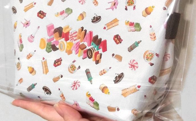 デザフェス用の新作！
底マチつきの大きめポーチ！
思い通りの仕上がりでニヤニヤしていますｗ
デザフェスの詳細につきましては確定次第また後日🤣
開催までもう3週間切ったのに実感がない・・！.
.
#デザフェス #デザインフェスタ #デザフェス55 #デザインフェスタ55 #ポーチ #グッズ #横浜 #yokohama #ハマDeco #イラスト #illustration #絵 #デザイン #design #アート #art #イラストレーター #illustrator #デザイナー #グラフィックデザイナー #designer #イラストレーターさんと繋がりたい #デザイナーさんと繋がりたい