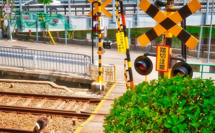 海の見える踏切前で一枚

モデル：Ririnさん

撮影のご依頼はDMでお願いします🙇🏻‍♂️

ーーーーーーーーーーーー

ご覧頂きありがとうございます
気軽にフォローして貰えると嬉しいです！

Thank you for watching.
If you like it, please follow me.

▷ @takumapictures 

ーーーーーーーーーーーーーー

MODEL：Ririnさん
LOCATION：塩屋町
CAMERA ：SONY a7Ⅳ
LENS：SONY FE24-70mm F2.8GM
FE：40mm
ISO：100
F値：F4
SS：1/800

#takumapictures 
#タクマピクチャーズ 
#ポートレート 
#ポートレート女子 
#ポートレートモデル募集 
#ポートレートモデル 
#ジブリの世界 
#sonya7iv 
#風景写真 
#写真好きな人と繋がりたい 
#カメラ好きな人と繋がりたい 
#カメラ垢フォロバします 
#写真垢フォロバします 
#アニメのワンシーンのように 
#カメラ男子 
#カメラ女子 
#写真で伝えたい私の世界 
#ファインダー越しの私の世界 
#ファインダー越しの世界 
#キリトリセカイ 
#神戸写真部 
#関西写真部 
#神戸写真家サークル 

#landscape #landscapephotography #japan #japantravel #sel2470gm #sonyfe2470gm #alpha_newgeneration