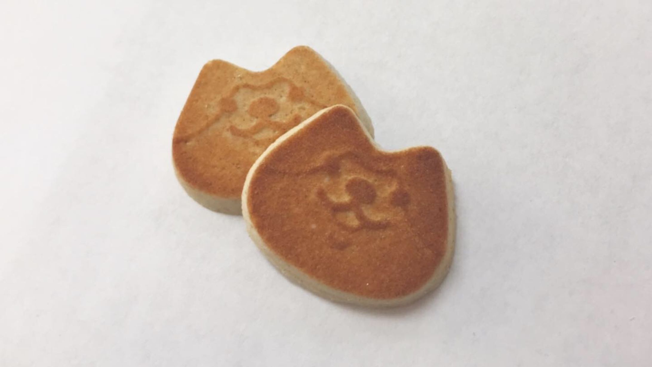 菓子舗 かおる堂 秋田犬もろこし-1