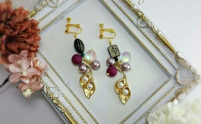 木の実じゃらじゃらイヤリング/ピアス