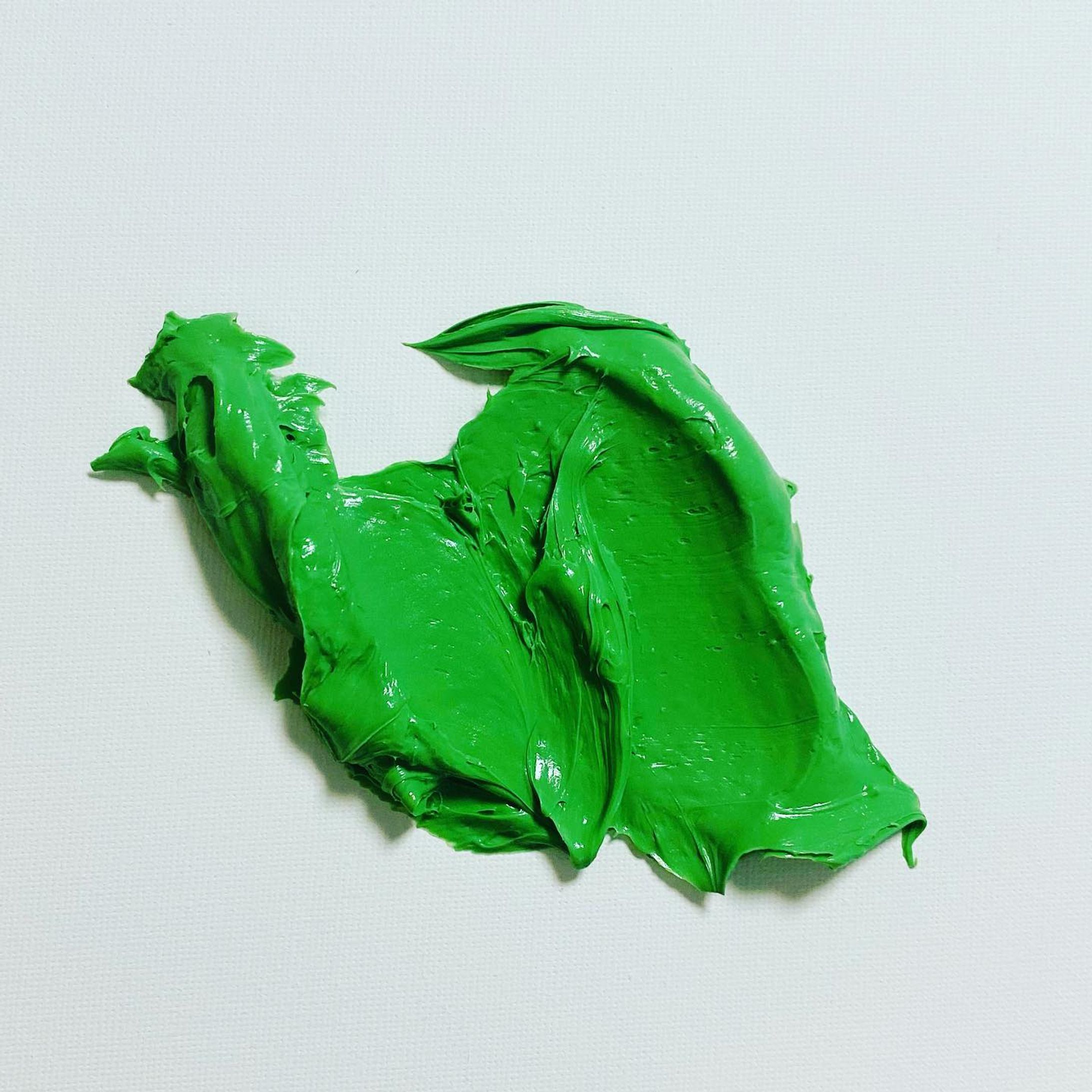 No.002ぶろっぶ
Silicon Painting palm size

#abstractart
#art
#artcurator
#blob
#contemporaryart 
#fineart
#modernart
#texturedart
#アートのある暮らし
#アート好きな人と繋がりたい
#コンテンポラリーアート
#シリコン
#ぶろっぶ
#モダンアート
#モダンインテリア
#現代アート
#現代美術

私は、パレットに残る絵の具の塊に心を惹かれます。
それぞれの絵の具の塊からは、情熱的な創作の名残りが感じられるからです。
しかし、残念ながらそれらの塊は「汚れ」として捨てられてしまいます。

私は違います。私はその絵の具の塊を美しく飾りたいのです。
彼らが持つ独特の魅力と柔らかさを保ちながら、世界に誇示したいのです。

そんな思いから、「ぶろっぶ」シリーズが生まれました。
このシリーズは、捨てられてしまう運命にある絵の具の塊に再生の場を与えるために作られました。

私の作品を通じて、絵の具の塊が持つ独特の魅力と価値を再評価していただければ幸いです。-1