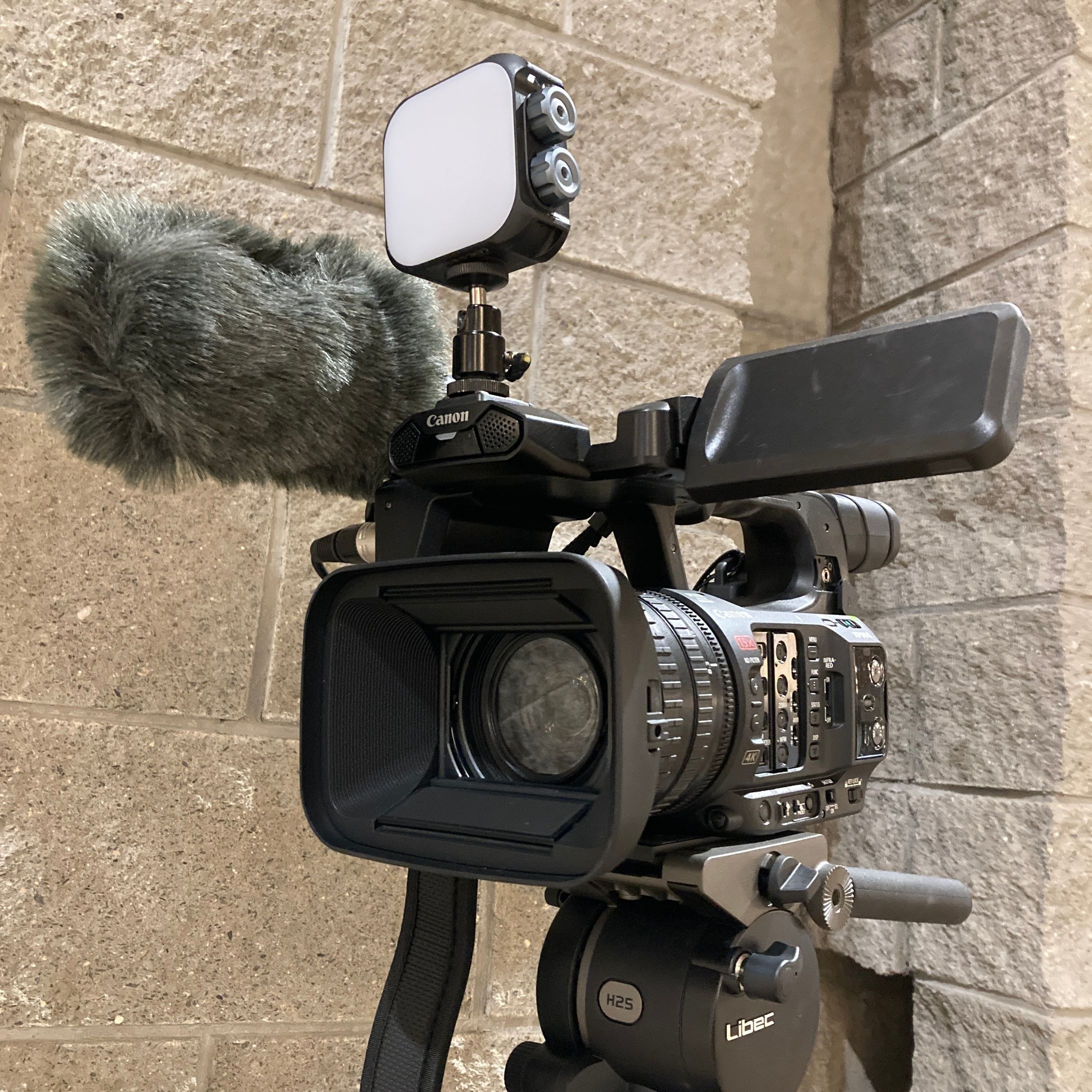 弊社所有カメラ　CANON XF605-1