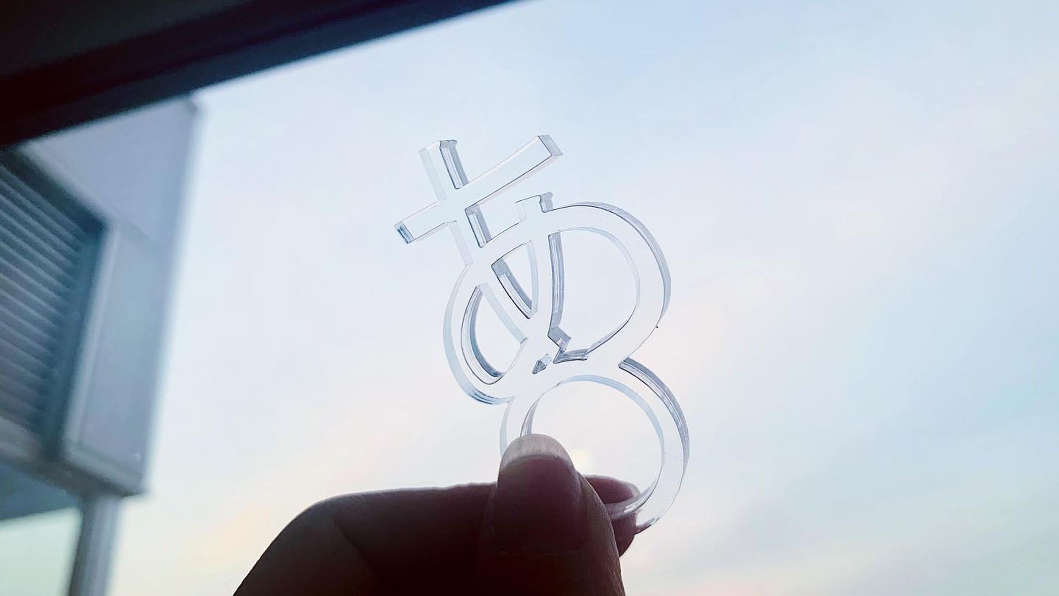 指乗りひらがなリング
アクリル材
¥1,200+tax

 #art #artwork #instaart #instaartwork  #clear  #myart #myartwork #vaporwaveart  #cyberart #vaporwave #futurism #futuristic #futuristicart #cyberpunk #creator #retrofuture #SF #アート #透明  #アクセサリー-1