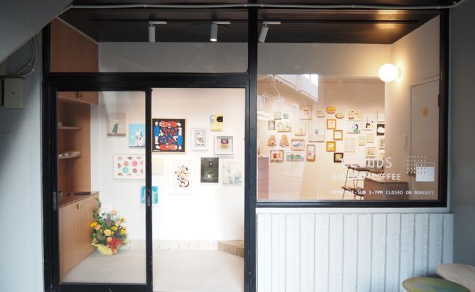 CLOUDS ART GROUP SHOW