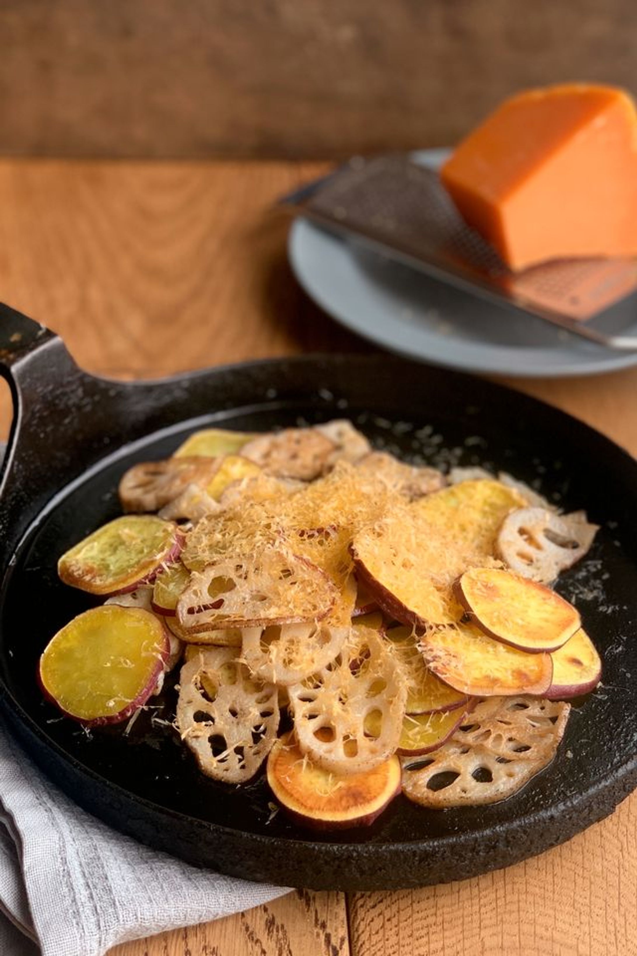 さつまいもとれんこんのソテー | ELLE gourmet［エル・グルメ］-1