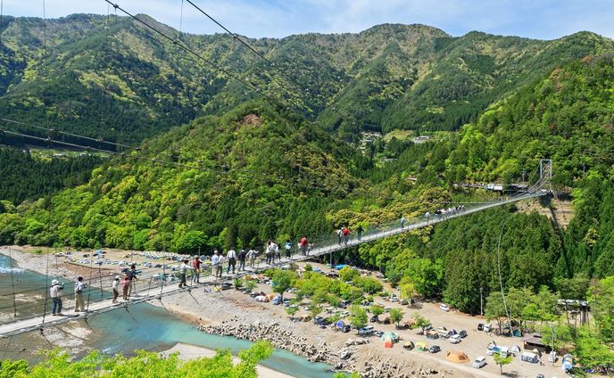 琵琶湖より少し広く、対馬より少し狭い…東京ドーム1万4381個分「日本でいちばん広い村」はどーこだ？