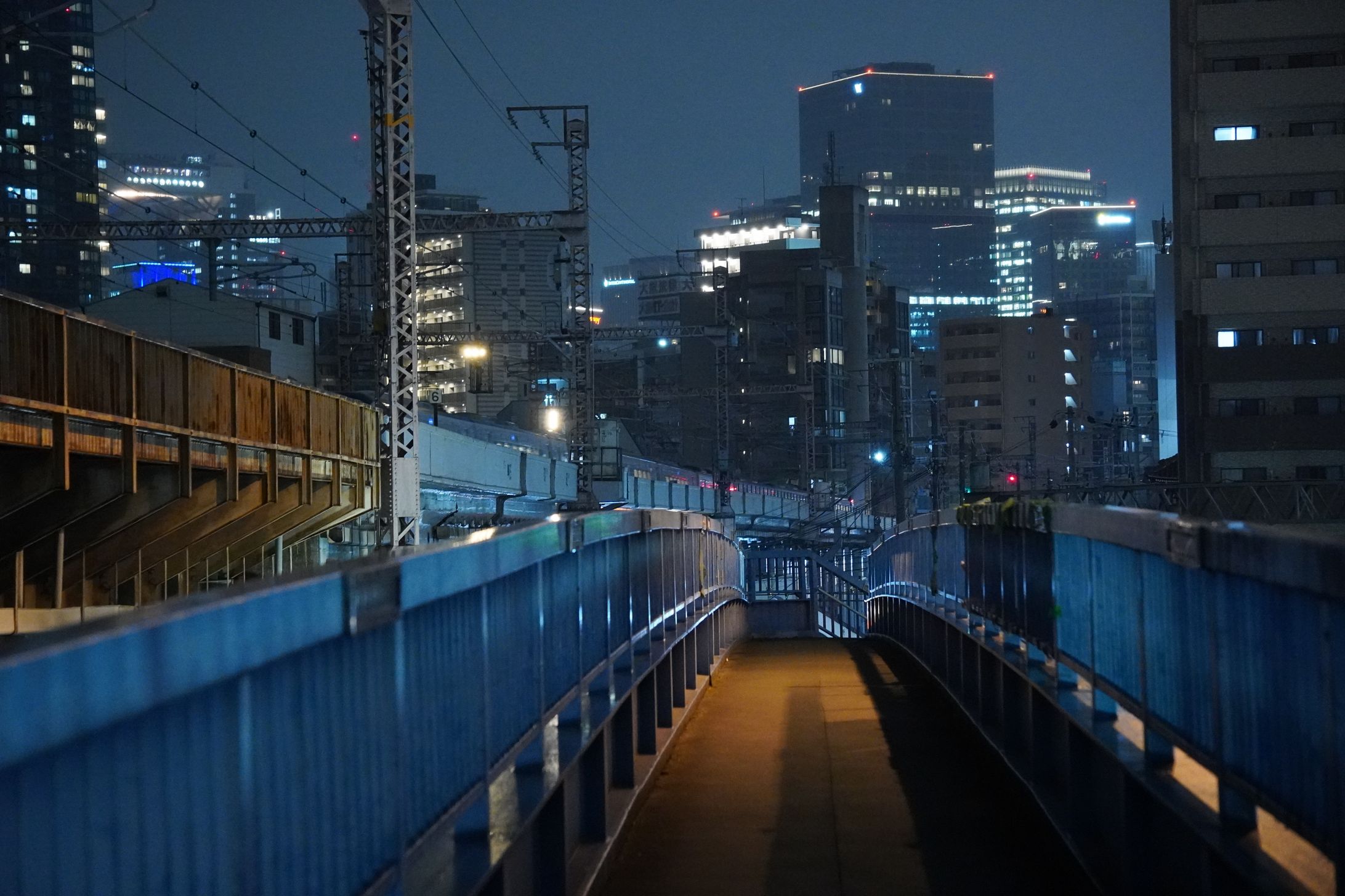 夜の街・大阪-1