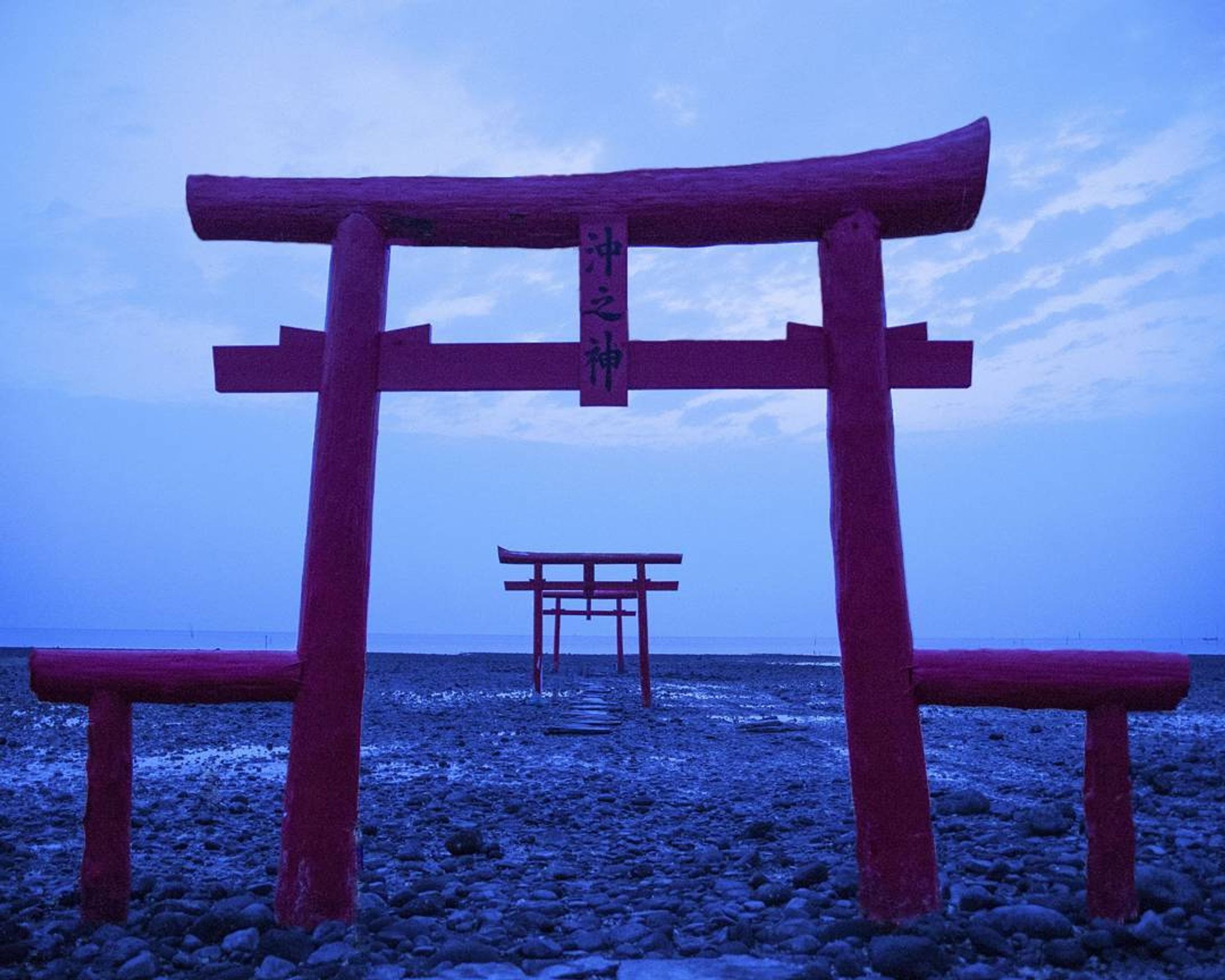 深淵
#CanonEOS5D#佐賀県#太良町#鳥居#海中鳥居#海中鳥居なのに干潮 #landscape#風景 #構図いい感じ#シンメトリー#早朝-1