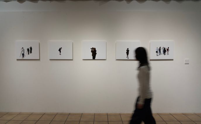 溢れ（From out of frame）