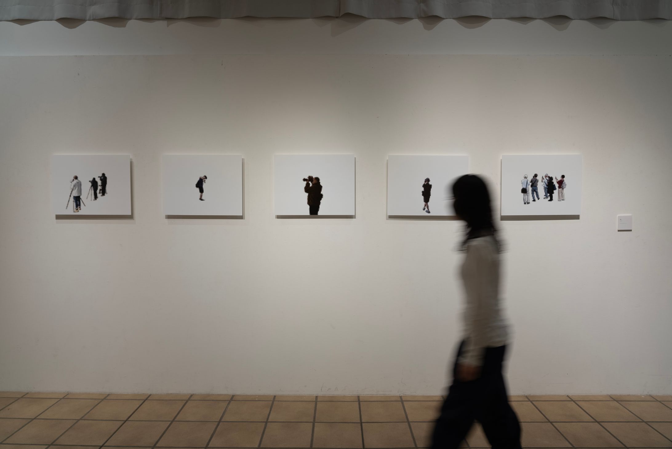 溢れ（From out of frame）-1