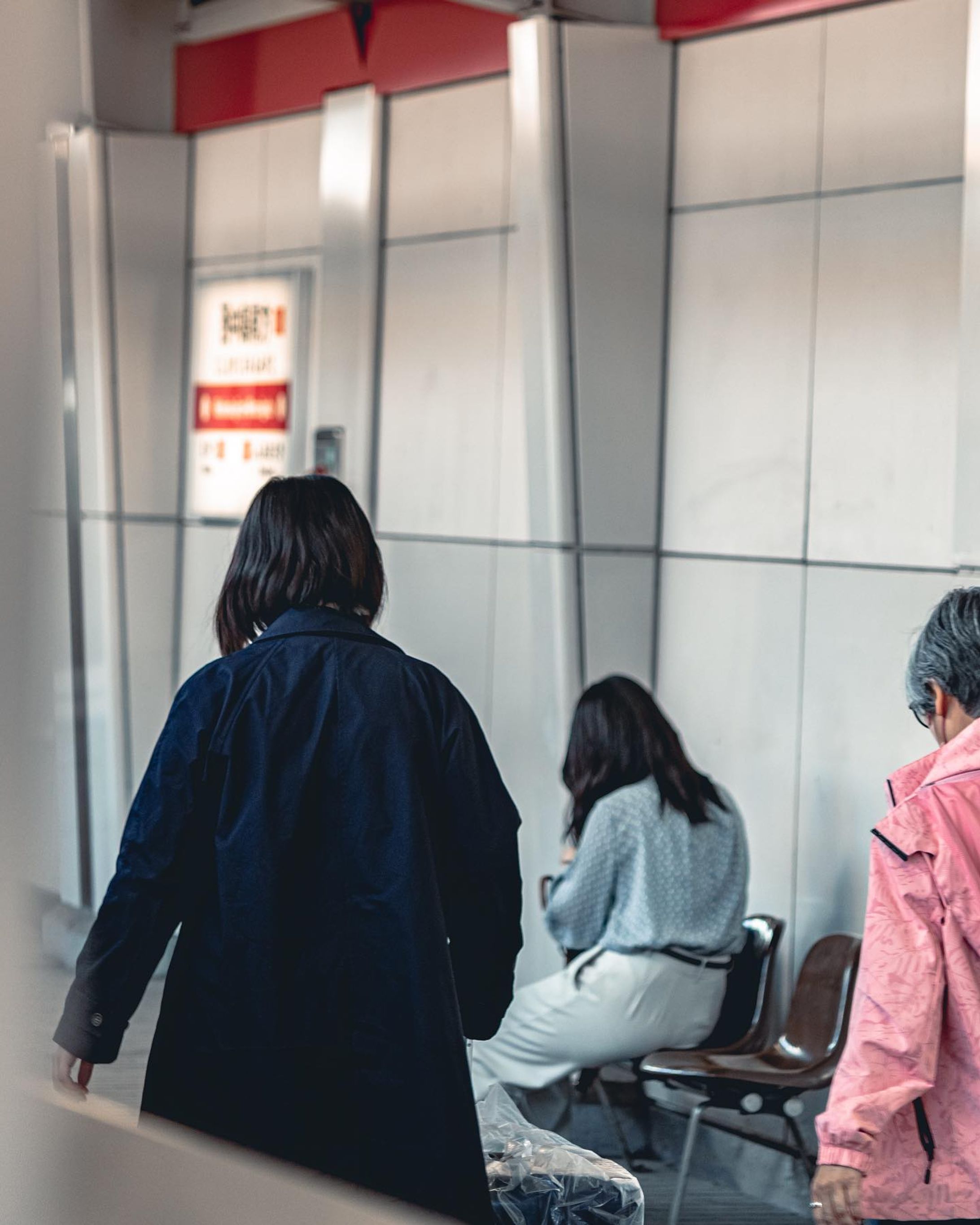 .
🍞
.
.
(at. #osakametro )
.
#streetsnap #japan_daytime_view
#streetphotography #streetshootjapan #urbanandstreet #streetclassics #streetactivity #street_photo_daily
#street_incity #streetview #streetleaks #streetlife #streetartjaponism #best_moments_street #japancityblues 
#路地裏 #スナップ写真
#ファインダー越しの私の世界 #写真好きな人と繋がりたい
#大阪 #大阪観光 #osakajapan  #osakatrip-1