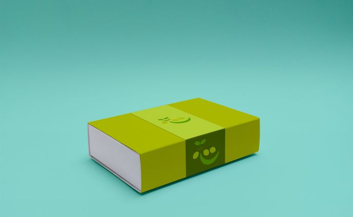 ロゴ　モックアップ（箱）