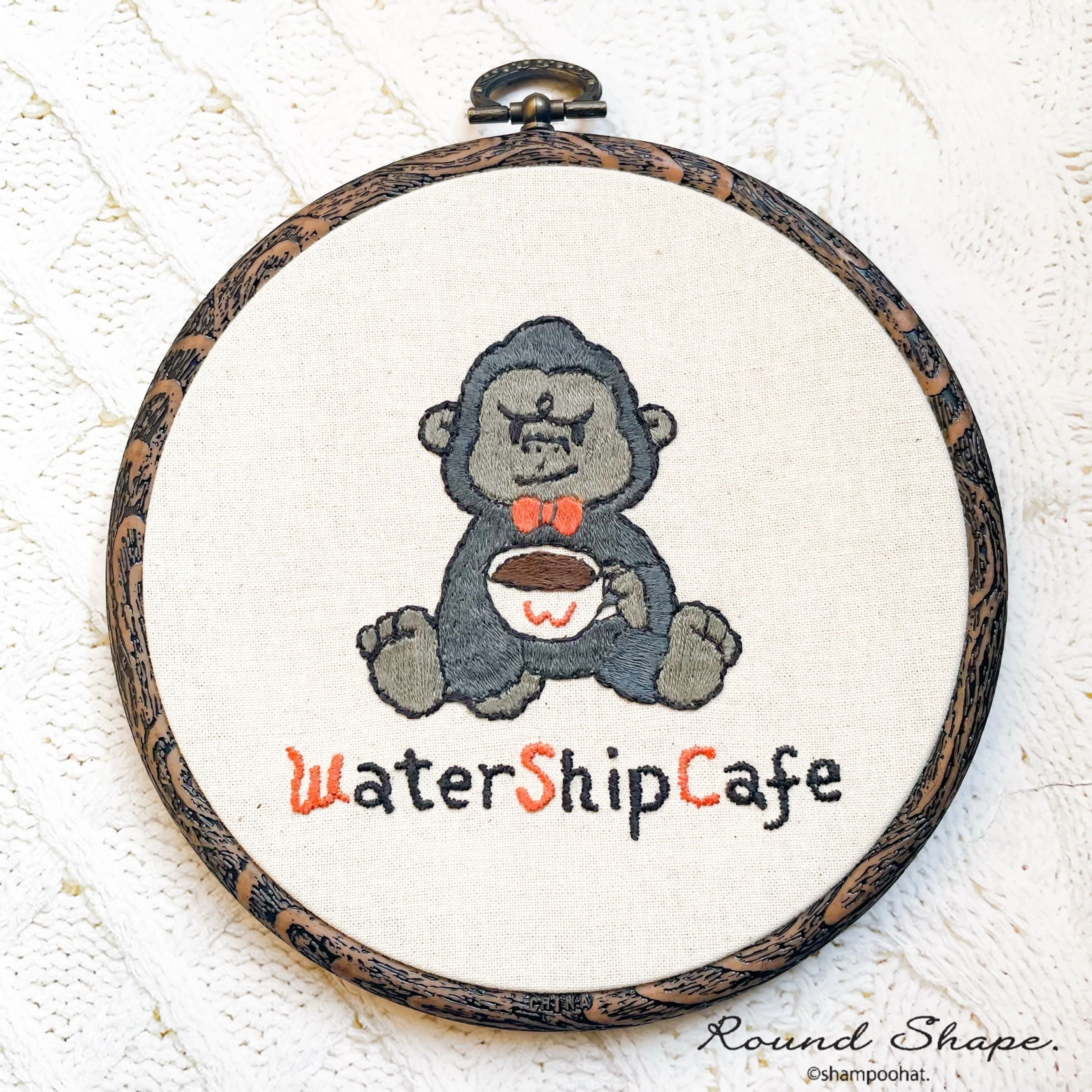 ゴリラの刺繍壁飾り-1