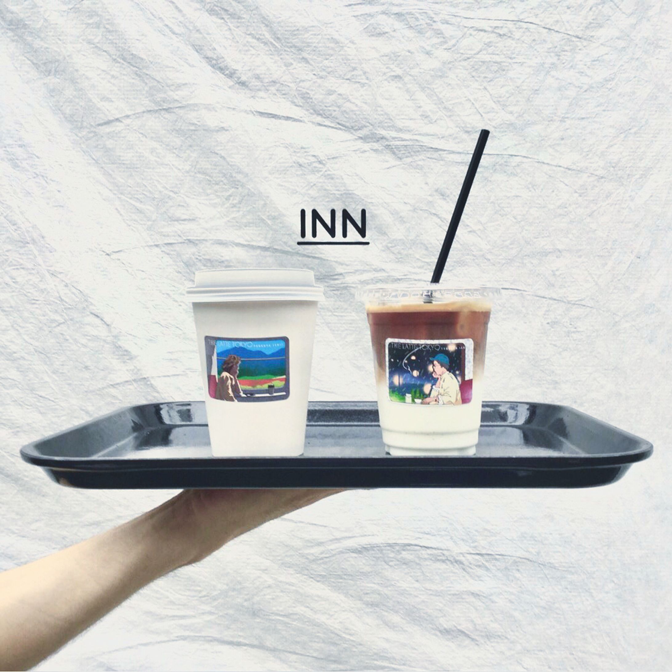 6月1日から奥渋谷のコンセプトストア【INN】さんの運営するカフェ「THE LATTE TOKYO」で使われるドリンクカップのラベルにイラストを提供しております！
ラベルはホットとアイスの2種類で、ICカード用ステッカーや、Tシャツへのグッズ展開もあります🌝
ぜひお手にとってご覧ください🥤-1
