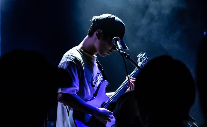 【Live  Photo】Outside Her Vision