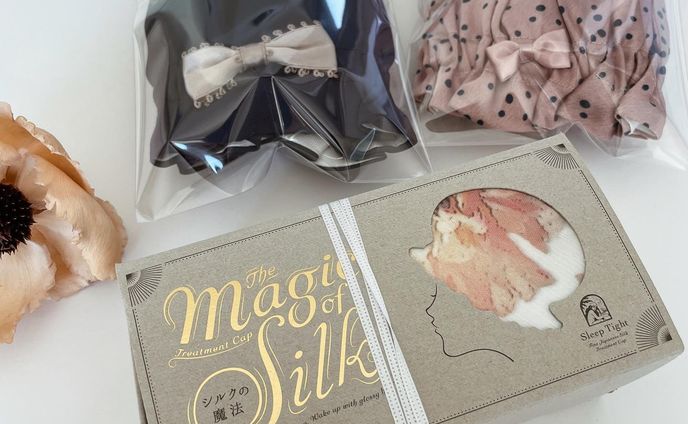 ᴏʀɪɢɪɴᴀʟ ɢɪғᴛ ʙᴏx🎁

大切な方へのプレゼントに。
オリジナルギフトボックスをご用意しております☺️

お選びいただいたナイトキャップのデザインが被ったイメージとして箱に出てきて素敵です💫

#ナイトキャップ #美髪 #プレゼント #贈り物 #ギフト #ギフトボックス #シルク #ヘアケア