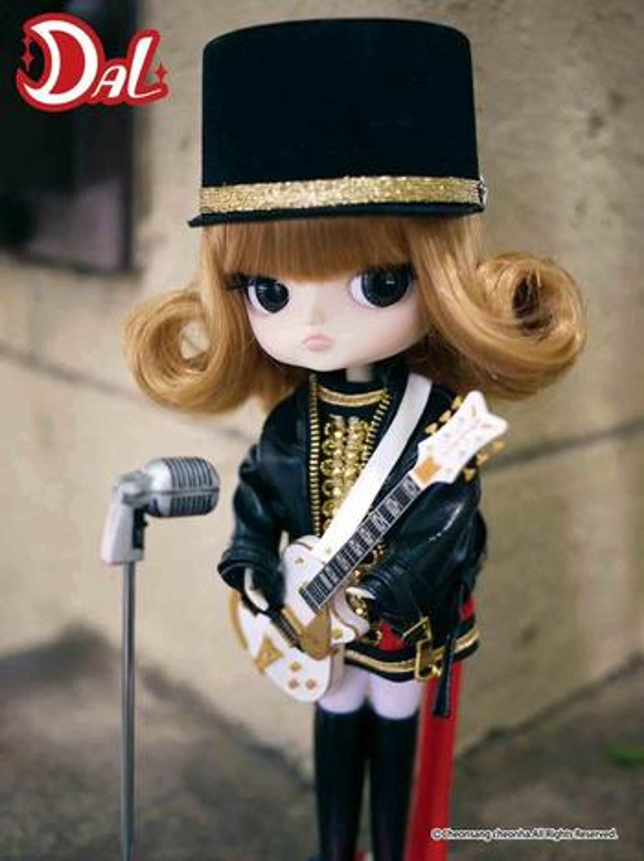 DAL HELLO Little Girl-1