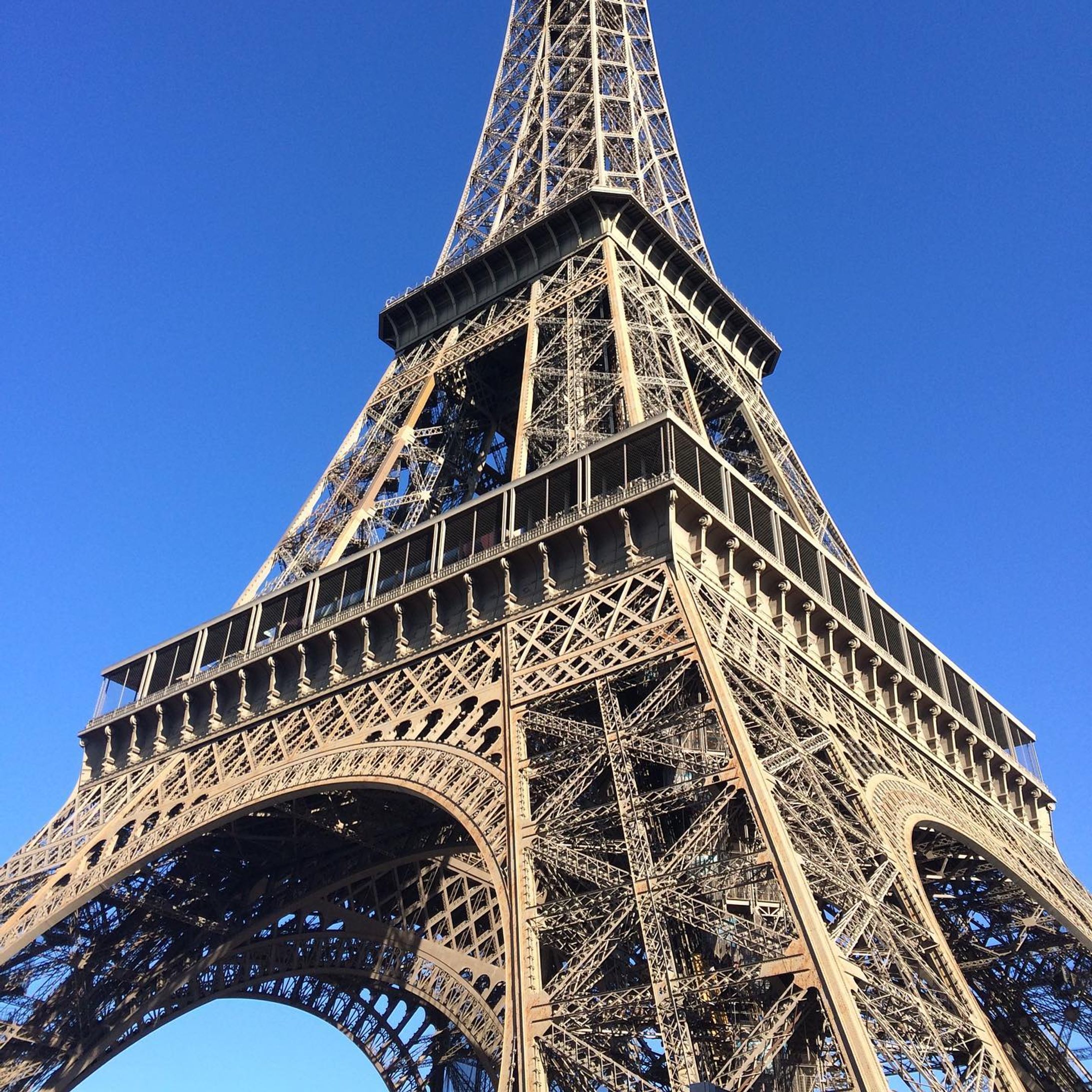 パリ快晴❣️ #エッフェル塔 #凱旋門 #パリ #toureiffel #arctriomphe #paris #快晴-1