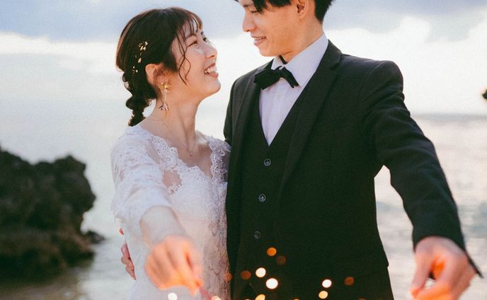 ・
【花火でロマンティックウェディング】

私たちは、ノーを言いません！！

こんな撮影がしたい✨
こんな小物を使いたい！！

みなさんのご要望をできる限り全て叶えられるよう
最大限のお手伝いをさせていただきます！

そして、経験を元に、沢山の提案が可能です😌

理想が沢山あるお客様も、
ざっくりとしたイメージがないお客様も、

1度、DMにてご連絡いただければ、嬉しく思います✨

一緒に考える時間から、楽しい体験にできればと考えております！お気軽にどうぞ🕊

┈┈┈┈┈┈┈┈┈┈
TROPIKA wedding 〈トロピカ〉では、

少しだけ大人で、
どこか夢で見た絵本のような世界💍

をコンセプトに沖縄で前撮りプロデュースをしております🌺

┈┈┈┈┈┈┈┈┈┈
▶料金プランはハイライトからご確認いただけます。
@tropika.wedding 

▶ご依頼・ご相談はDMにて

#沖縄ウェディング #沖縄ウェディングフォト #沖縄前撮りフォト #沖縄前撮り #花火ウェディングフォト