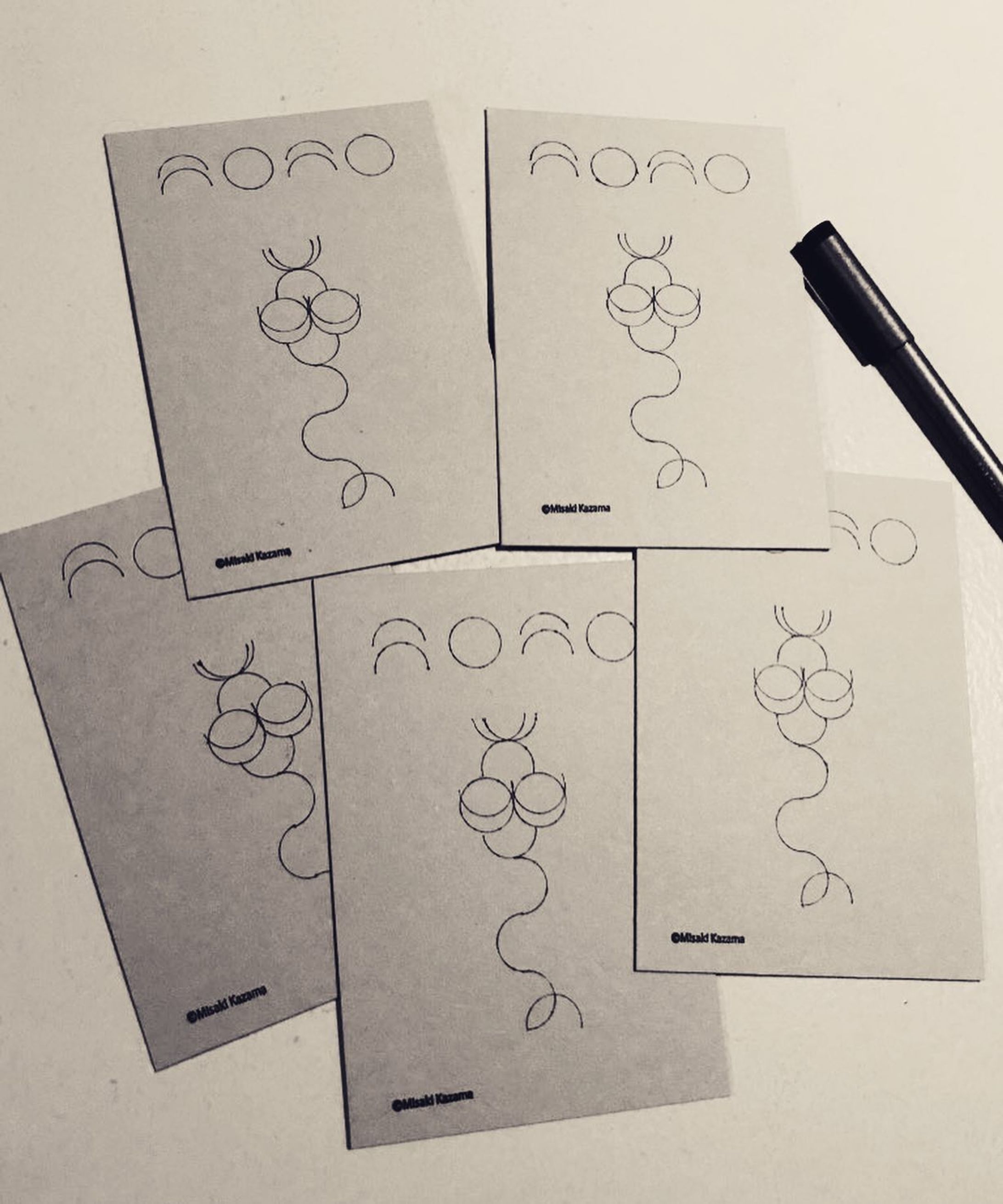 あけましておめでとうございます🐭🌞
今年もよろしくお願い致します。
今回お年賀作れなかったので頂いた方へお返しの分だけ。先出しですみませんがこれが後日届きます。
今回は手描きです🐭

#illustration #design #art #drawing #artwork #年賀状 #newyear #newyearcard #mouse🐭-1