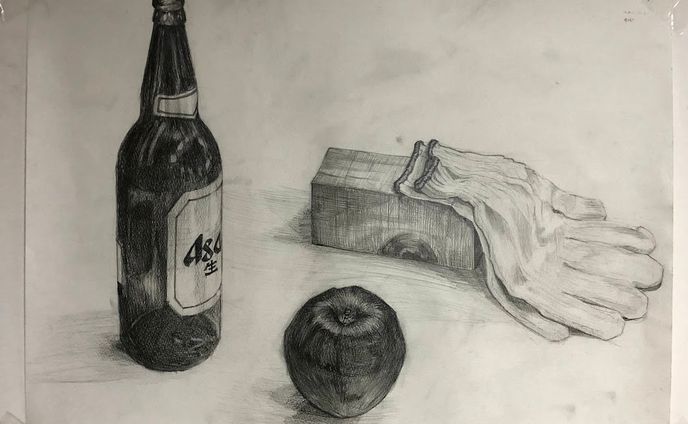 デッサン　静物画　ビン・リンゴ・木・軍手