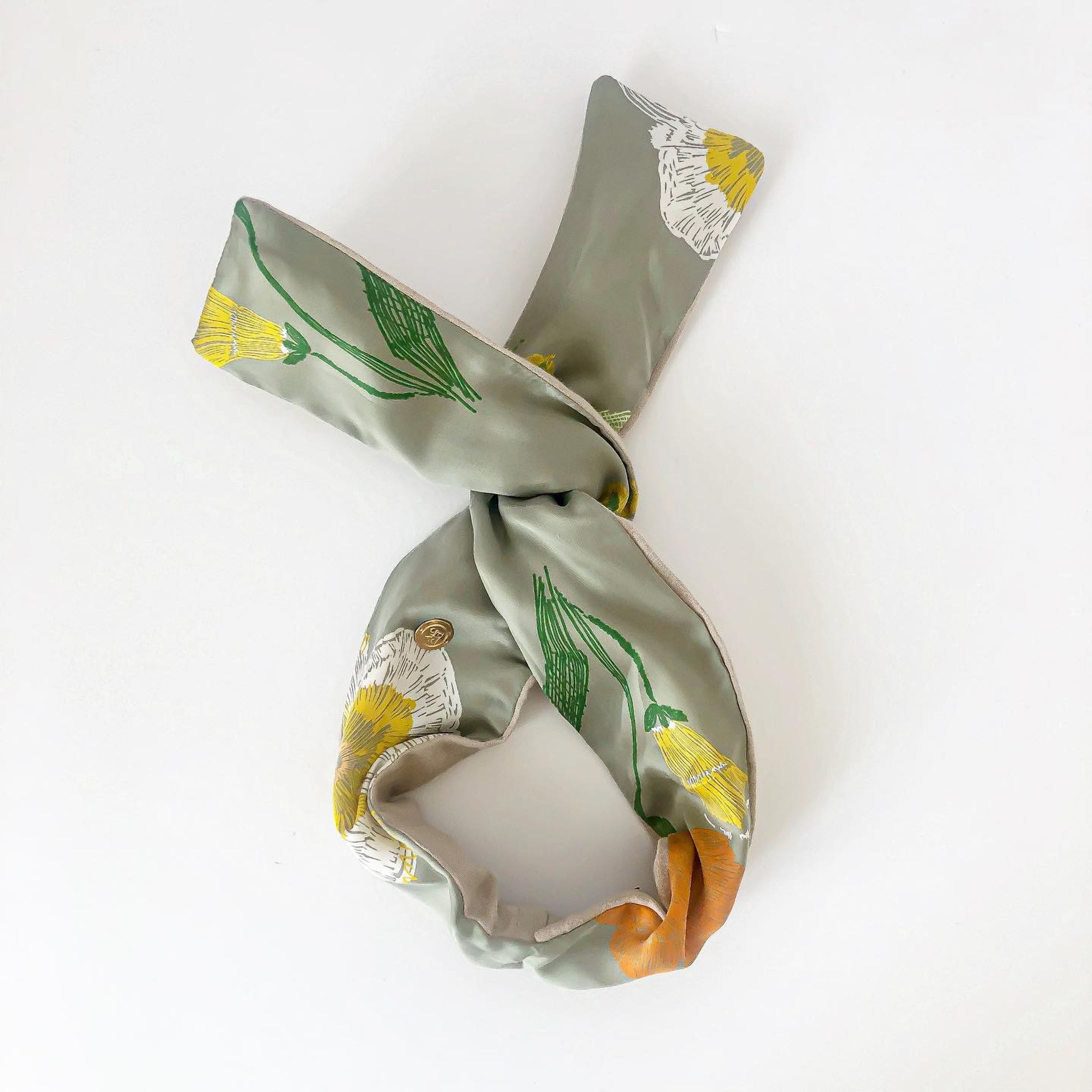 𝐺𝑎𝑟𝑑𝑒𝑛🐝
しっとり柔らかく肌触り抜群の生地です。

くすみカラーで光沢もありカジュアルにもエレガントにもお使いいただけます。

カット場所により柄が少し異なります。

#キュッパ #着せ替えターバン #着せ替えターバン #ヨガ#ヨガウェア#ターバンアレンジ #ターバン #ターバンヘア #ターバンコーデ #ヘアアレンジ #ヘアアクセサリー #ヘアアクセ #ヘアバンド#海 #湘南スタイル  #茅ヶ崎 #ヘアケアグッズ #時短ヘアアレンジ #ワイヤーターバン #ミニマルライフ#creema#minne#時短おしゃれ#大人の身だしなみ#ナイトキャップ#お子様ナイトキャップ#時短#コスパ#ヘアケア #shonan#shonanlife-1