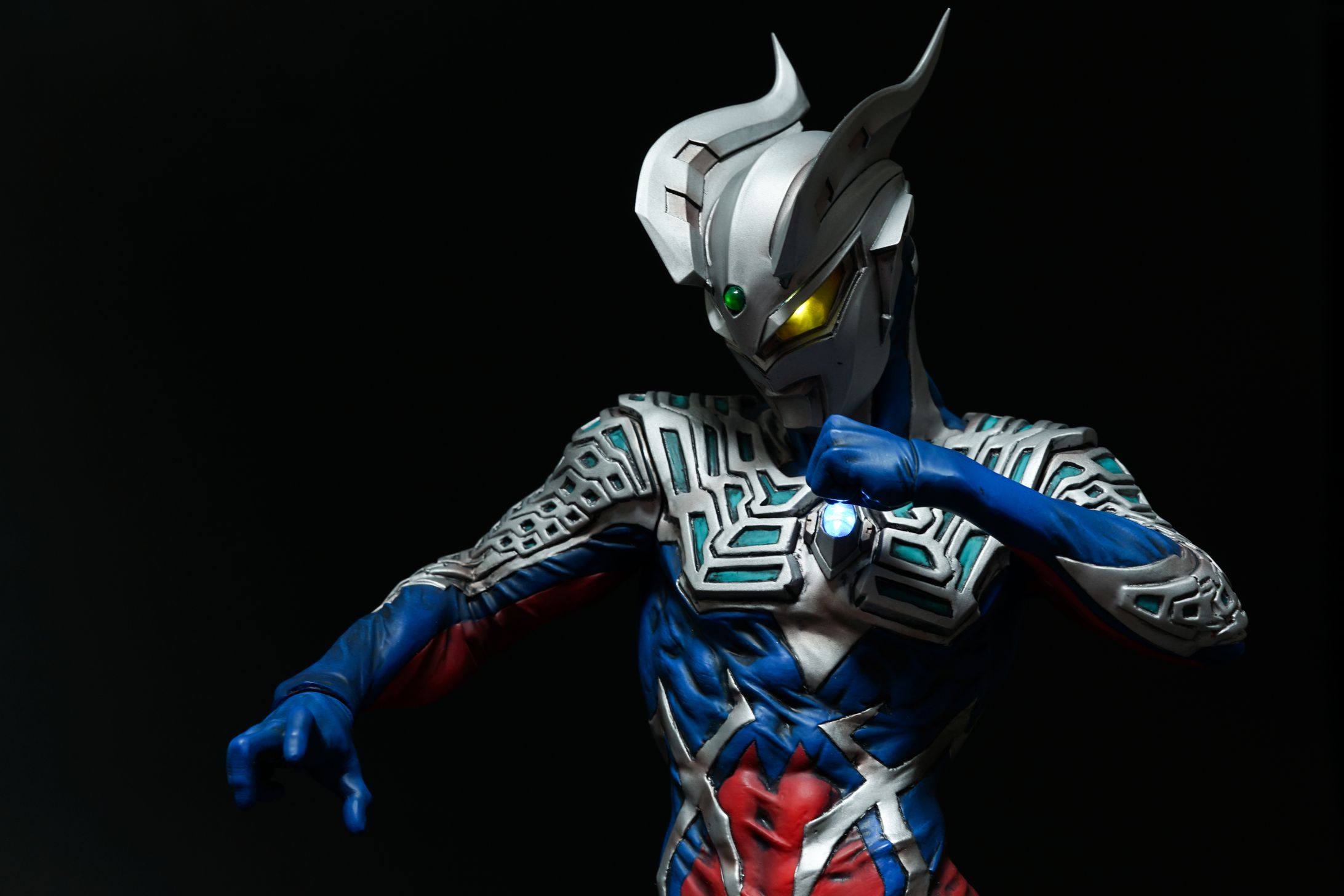 ウルトラマンゼロ スタチュー-1