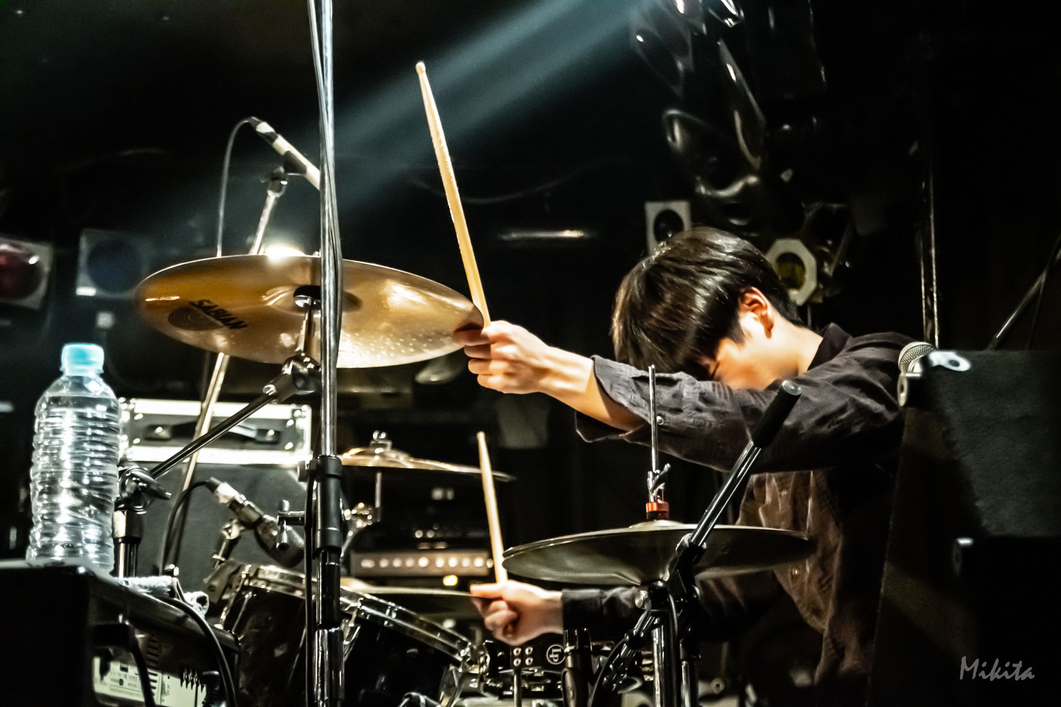 live-1