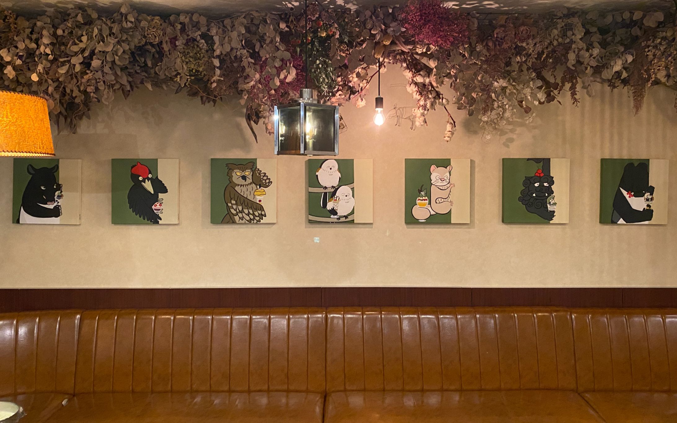 夜パフェ専門店 Parfaiteria PaL 店内アート-1
