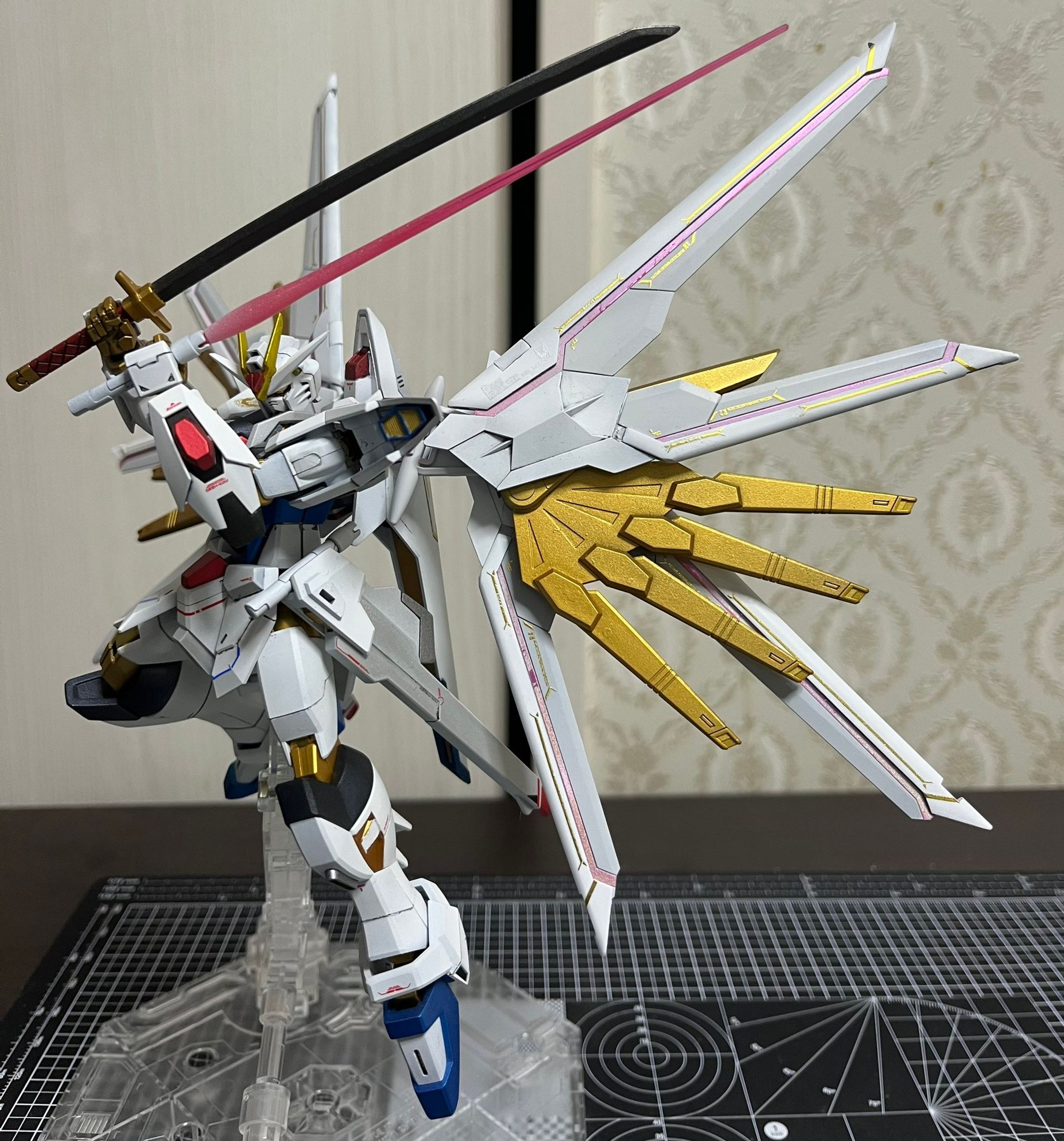 ぶなるさま HGマイティーストライクフリーダムガンダム-1
