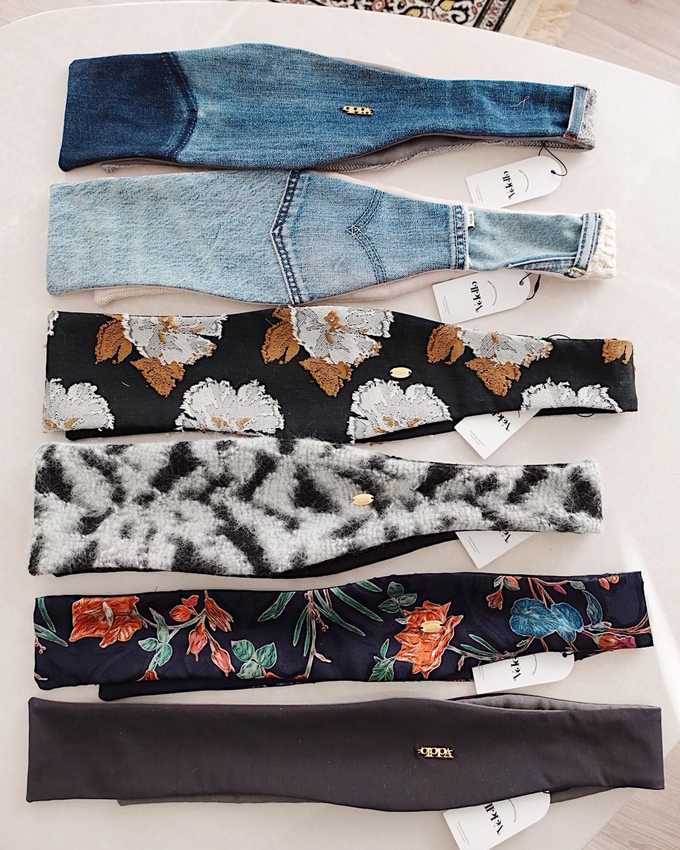 qppA®︎cover 💙

上から
☑︎アップサイクルデニム
（近日再販予定あり）
☑︎ジャガードフラワー
（残りわずか）
☑︎イタリアウールメッシュ
☑︎トルコシースルーローズ
☑︎ストレッチグレー
（残りわずか）

#キュッパ
#キセカエワイヤーターバン#着せ替え #たーばん #ヘアバンド #ワイヤーターバン #湘南 #茅ヶ崎 #ターバンヘア #デニムリメイク #リメイクターバン #モーヴピンク #ダマスク柄 #ベルベット #小顔効果抜群 #小顔効果 #イヤーマフラー #イヤマフ-1